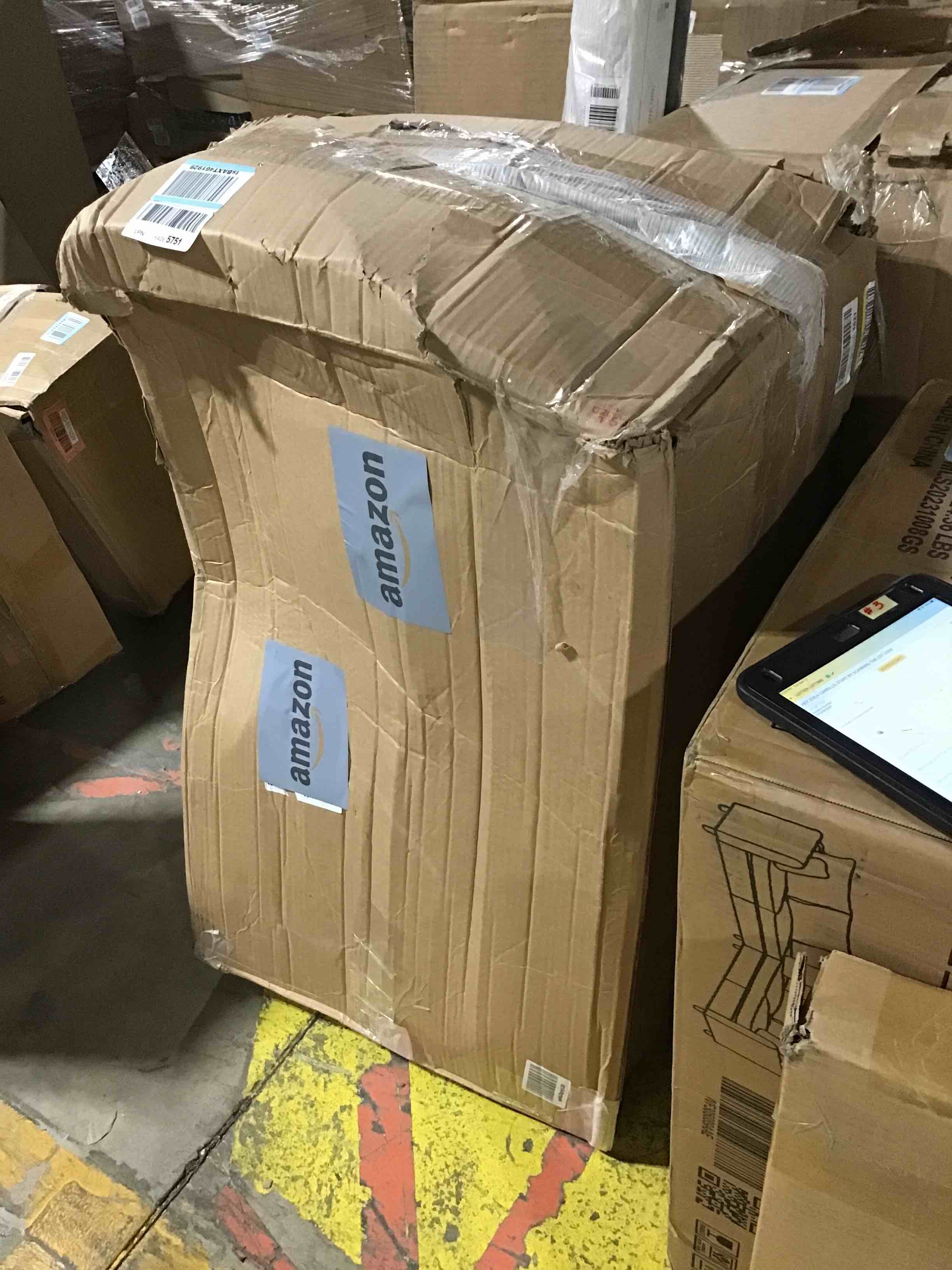 https://s3.amazonaws.com/lotting-images-prod/bidfta/RED5979181_1710266438956.jpeg