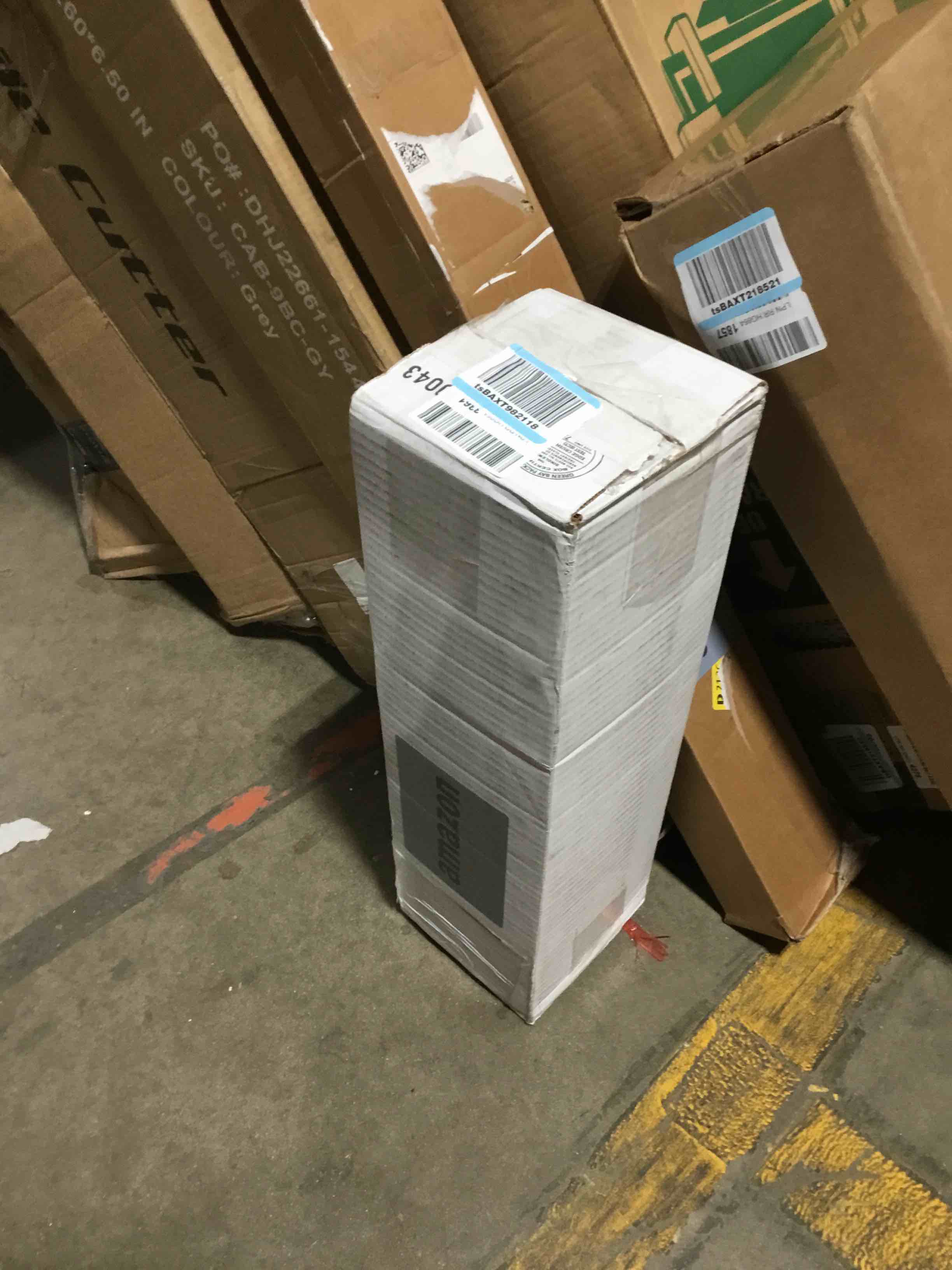https://s3.amazonaws.com/lotting-images-prod/bidfta/RED5979212_1710264902304.jpeg