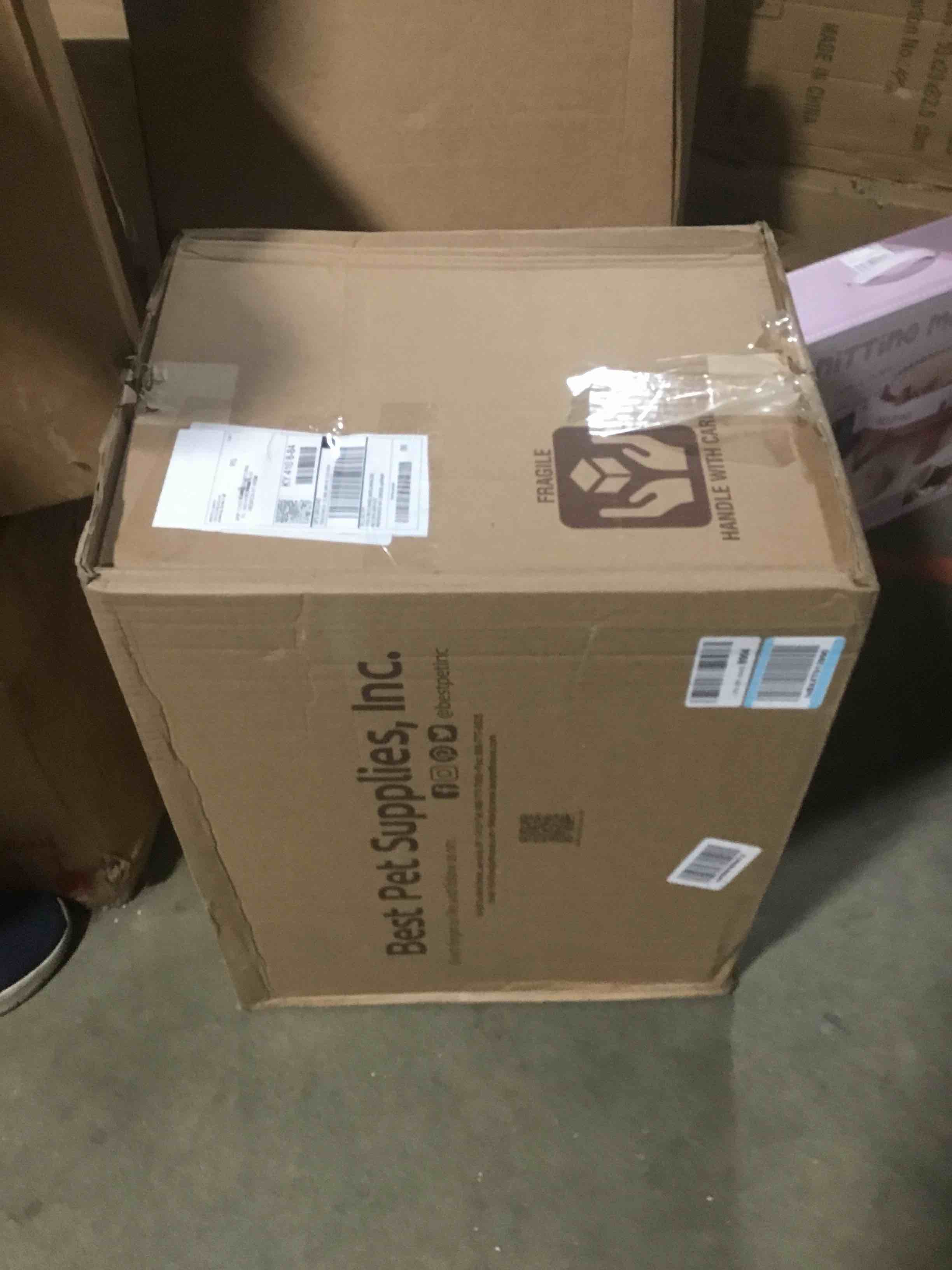 https://s3.amazonaws.com/lotting-images-prod/bidfta/RED5980704_1708626065152.jpeg