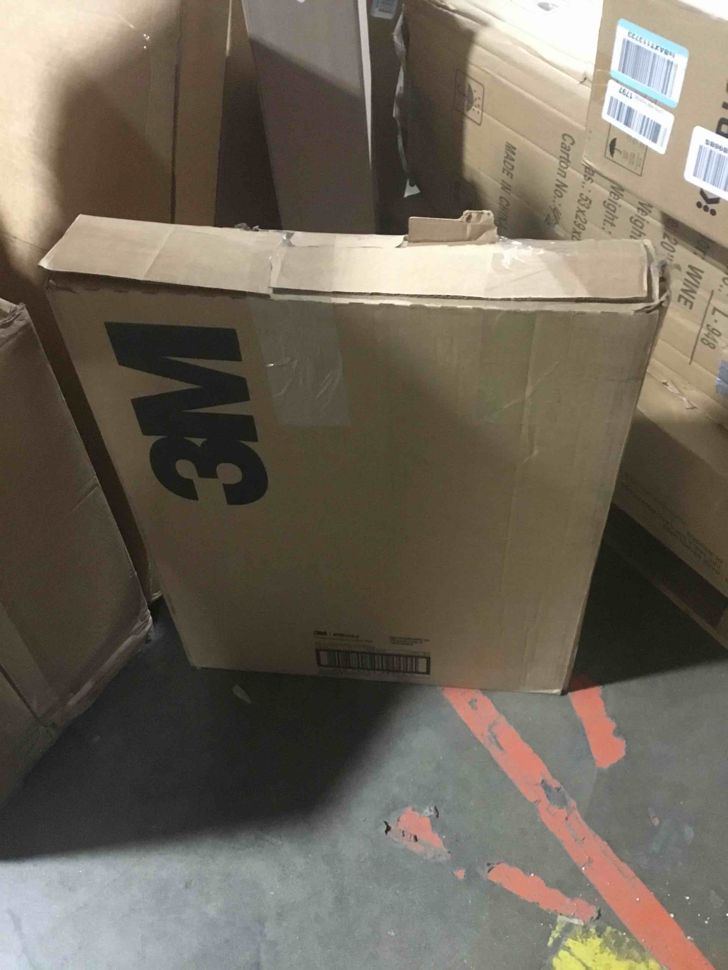 https://s3.amazonaws.com/lotting-images-prod/bidfta/RED5980708_1708626300385.jpeg
