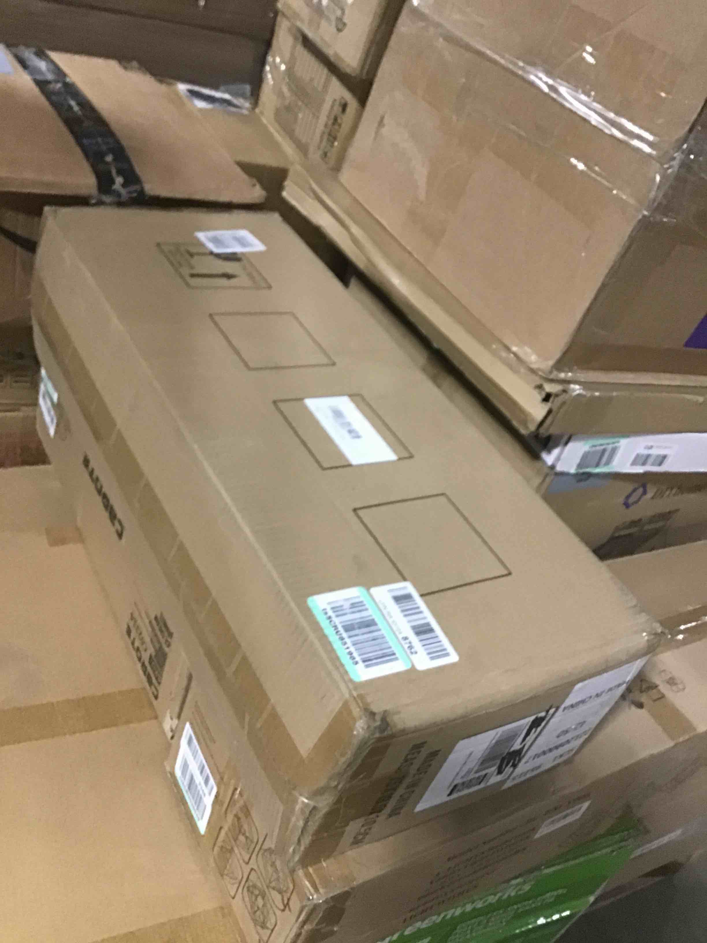 https://s3.amazonaws.com/lotting-images-prod/bidfta/RED5981298_1710939138696.jpeg