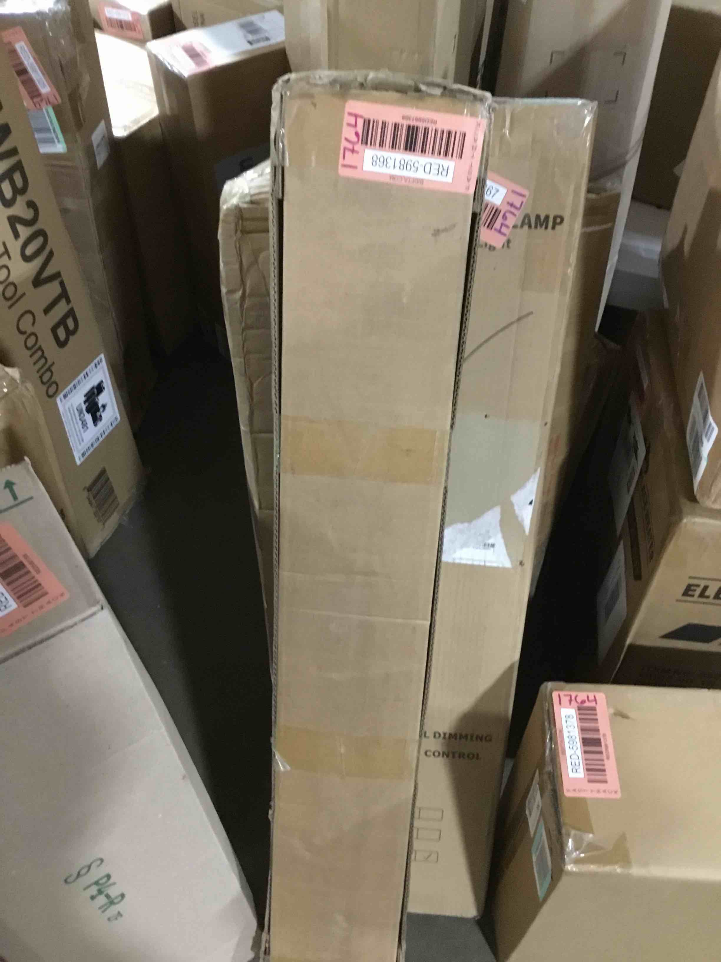 https://s3.amazonaws.com/lotting-images-prod/bidfta/RED5981368_1710949682648.jpeg