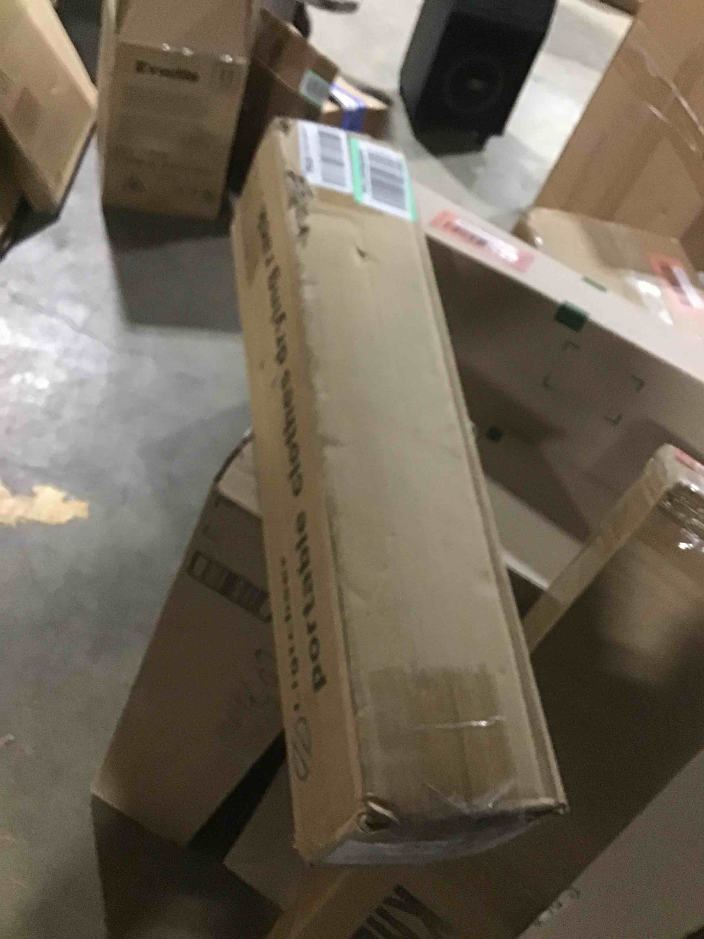 https://s3.amazonaws.com/lotting-images-prod/bidfta/RED5981377_1710949610429.jpeg