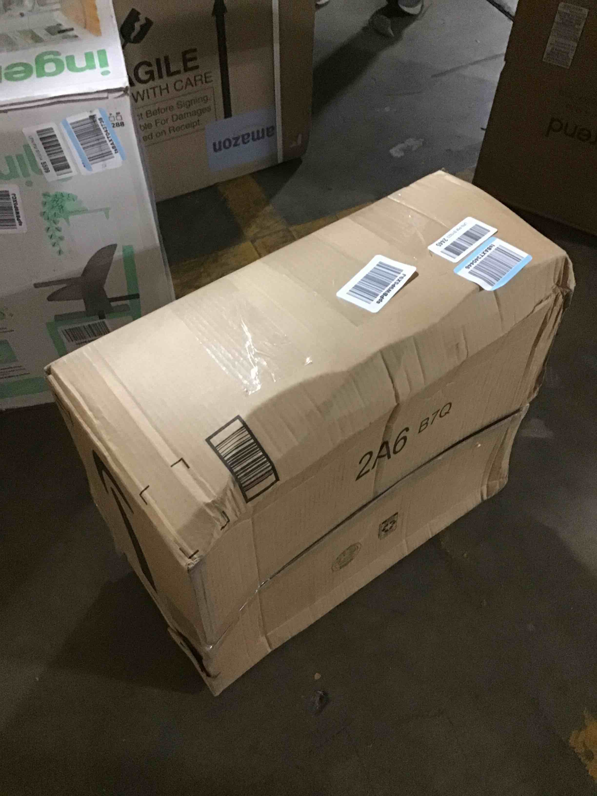 https://s3.amazonaws.com/lotting-images-prod/bidfta/RED5981835_1711725875009.jpeg