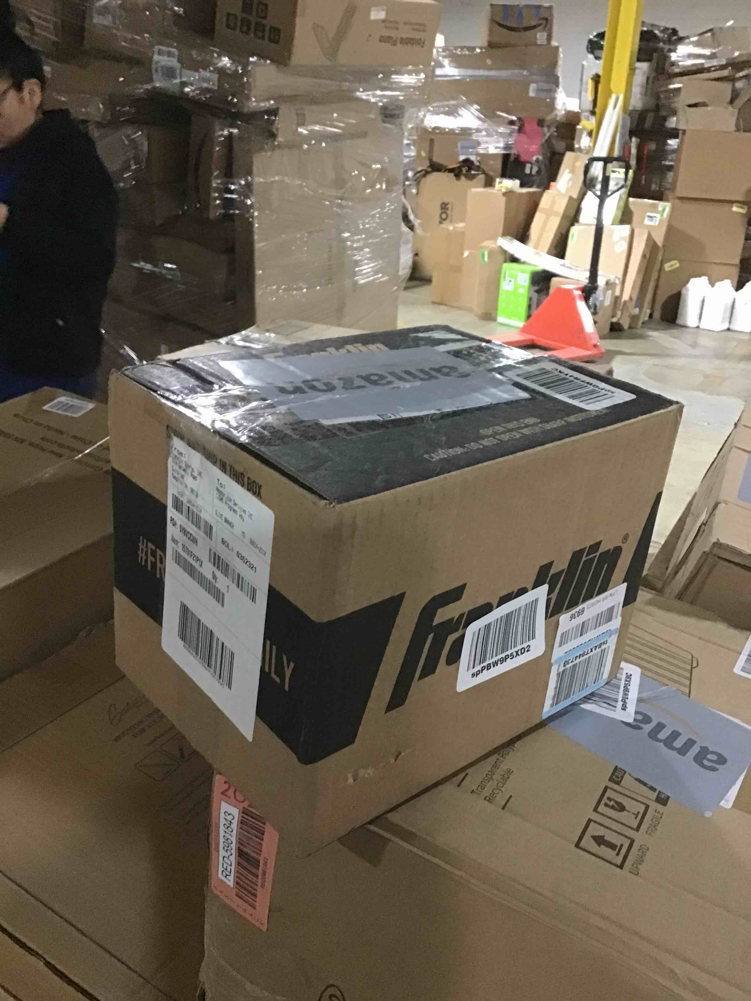 https://s3.amazonaws.com/lotting-images-prod/bidfta/RED5981844_1711726749492.jpeg