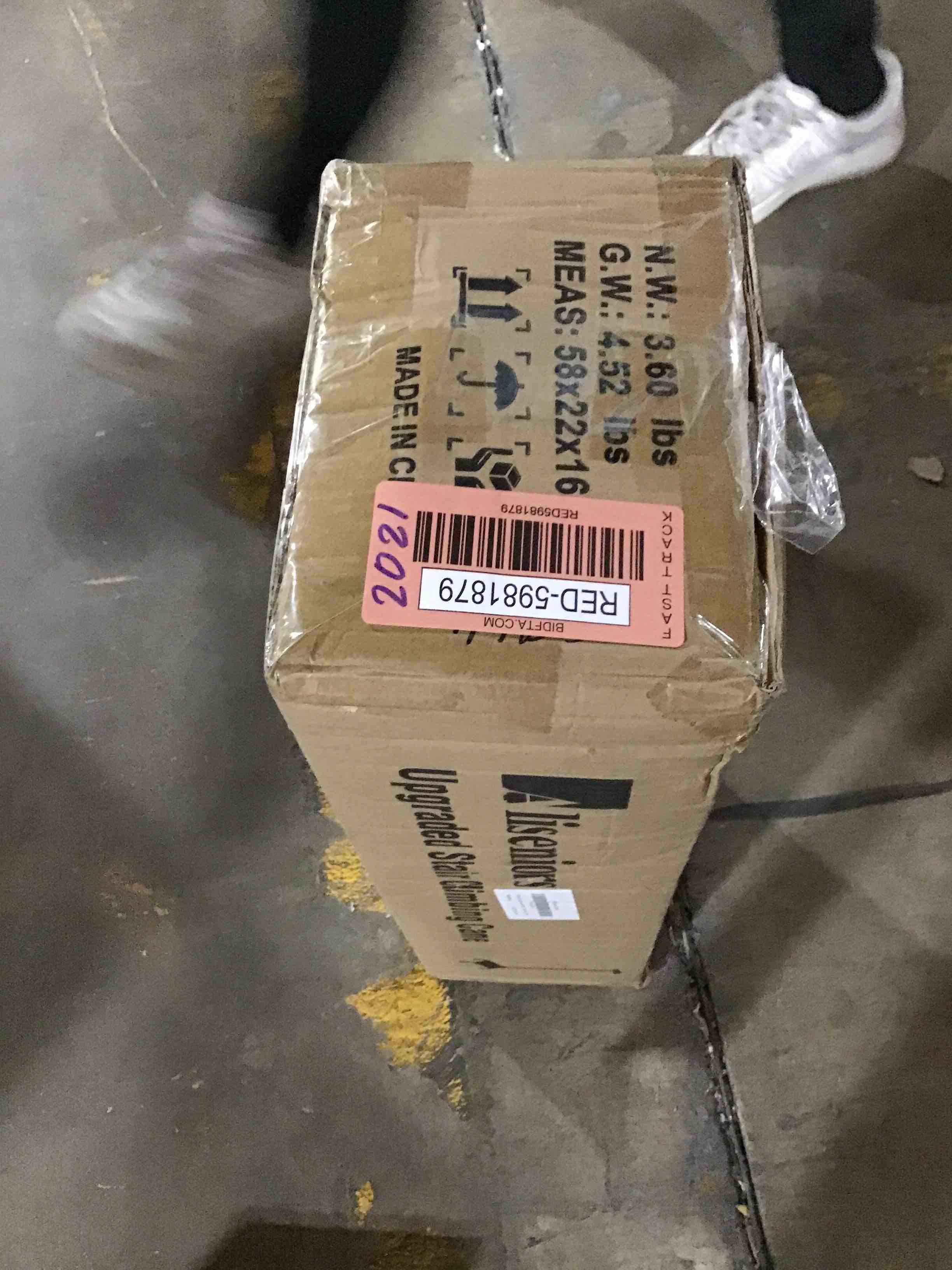 https://s3.amazonaws.com/lotting-images-prod/bidfta/RED5981879_1711726420954.jpeg