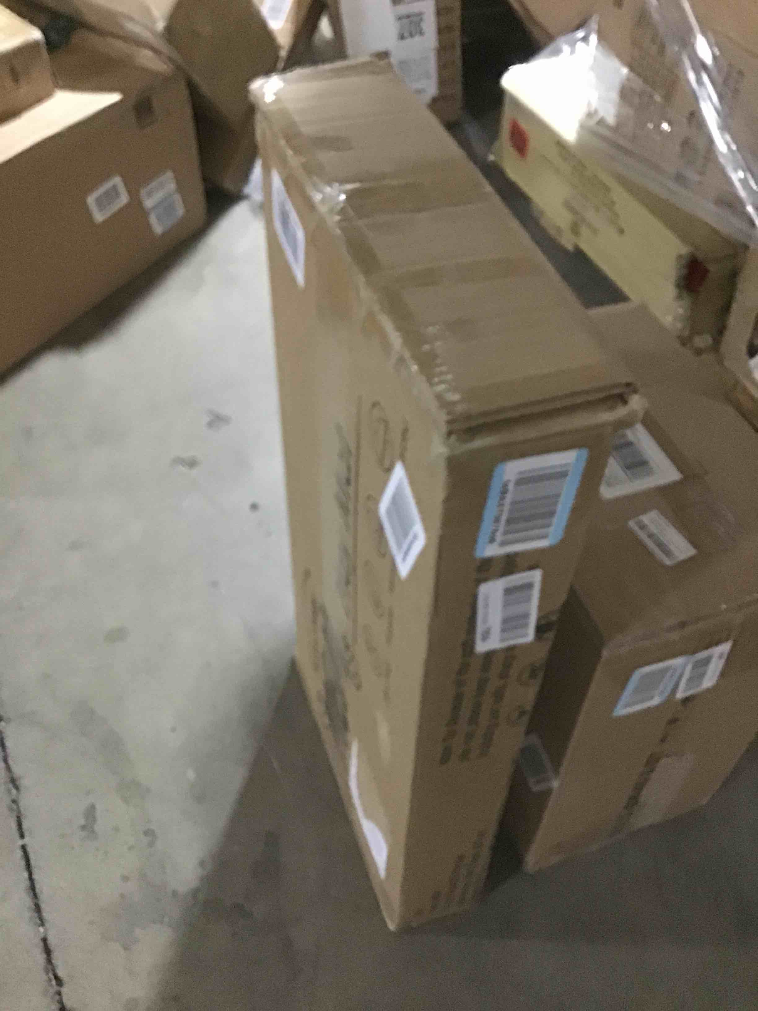 https://s3.amazonaws.com/lotting-images-prod/bidfta/RED5982073_1712084495884.jpeg