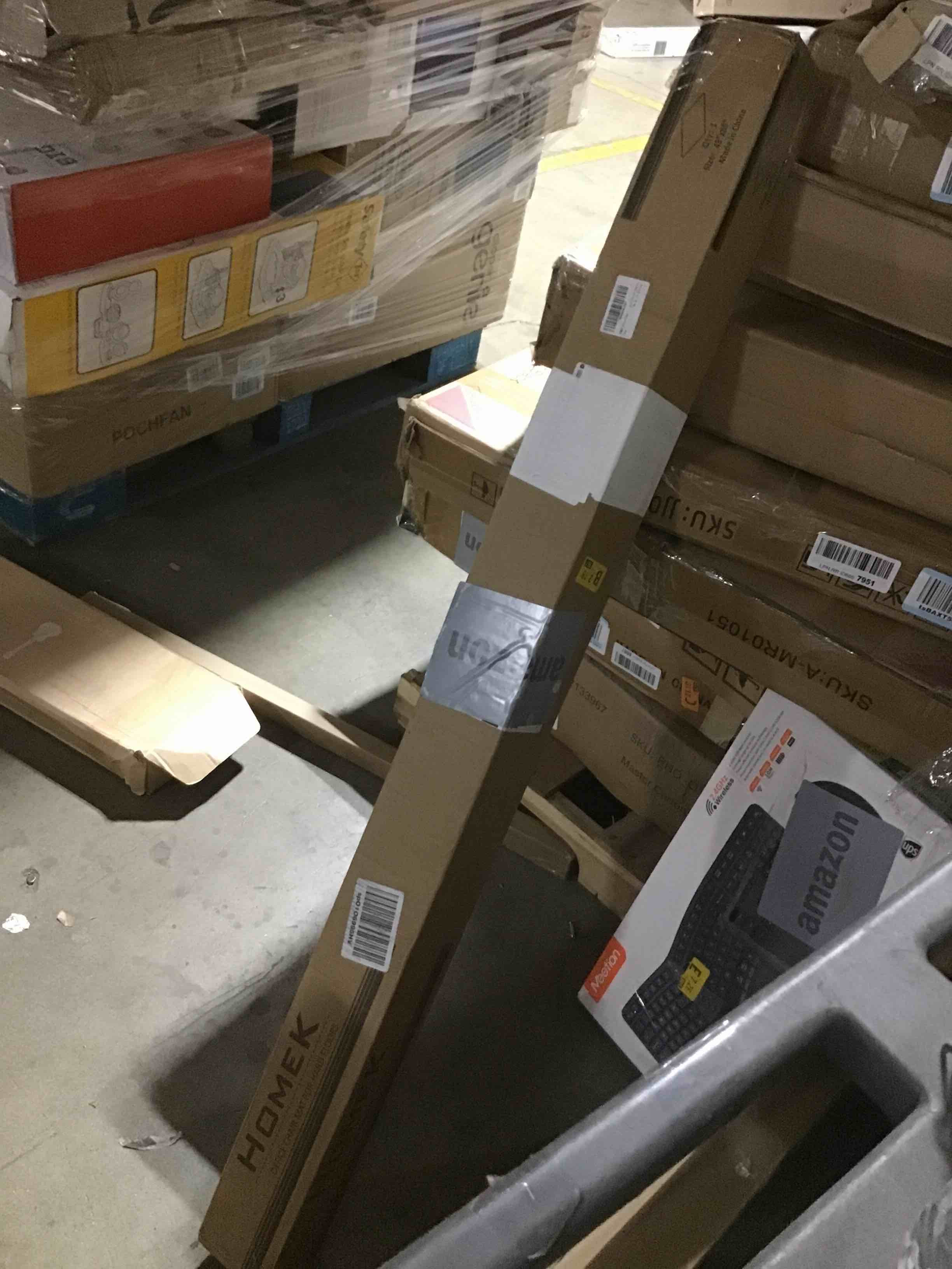 https://s3.amazonaws.com/lotting-images-prod/bidfta/RED5982078_1712084785715.jpeg
