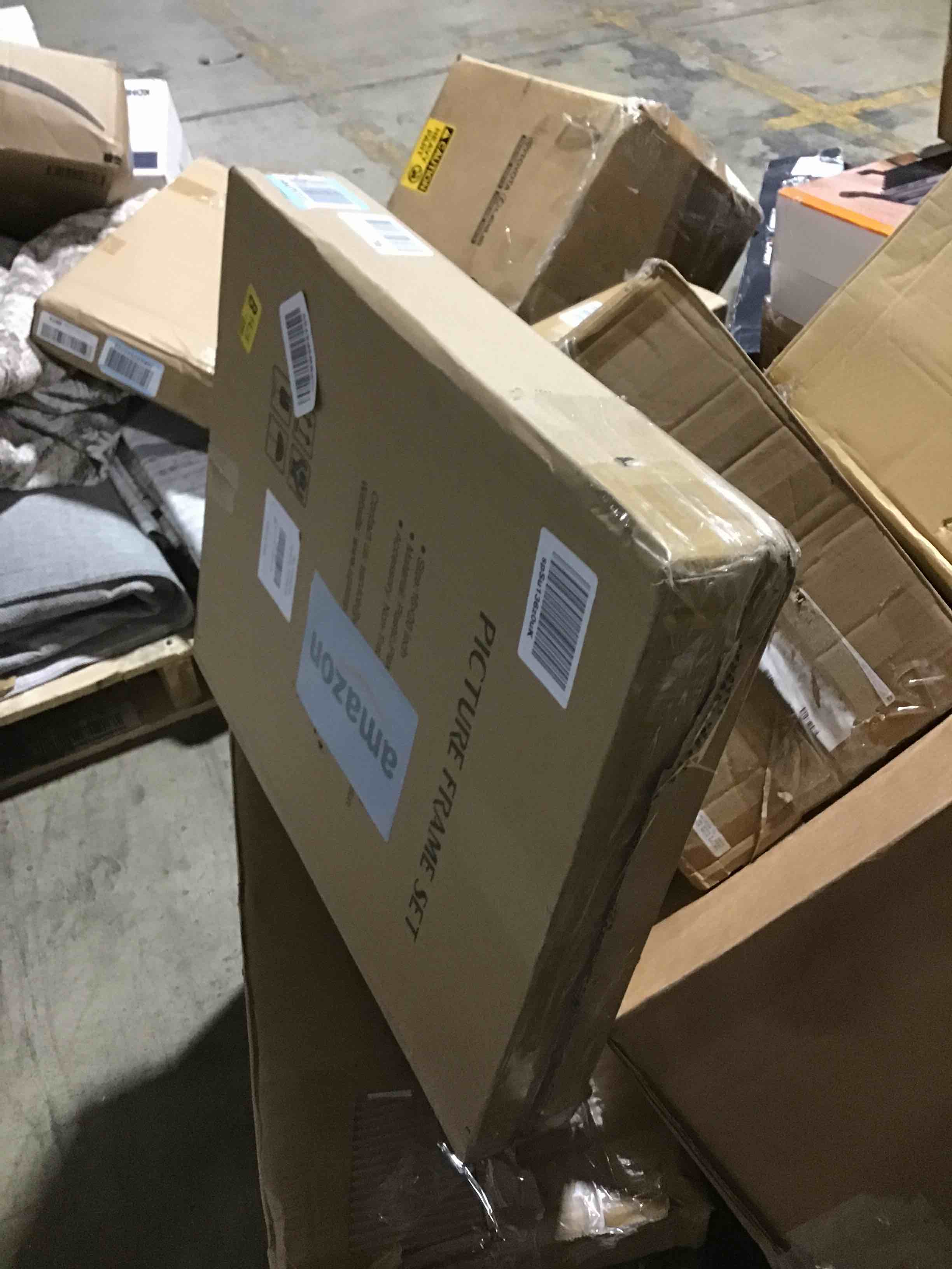 https://s3.amazonaws.com/lotting-images-prod/bidfta/RED5982079_1712085752225.jpeg