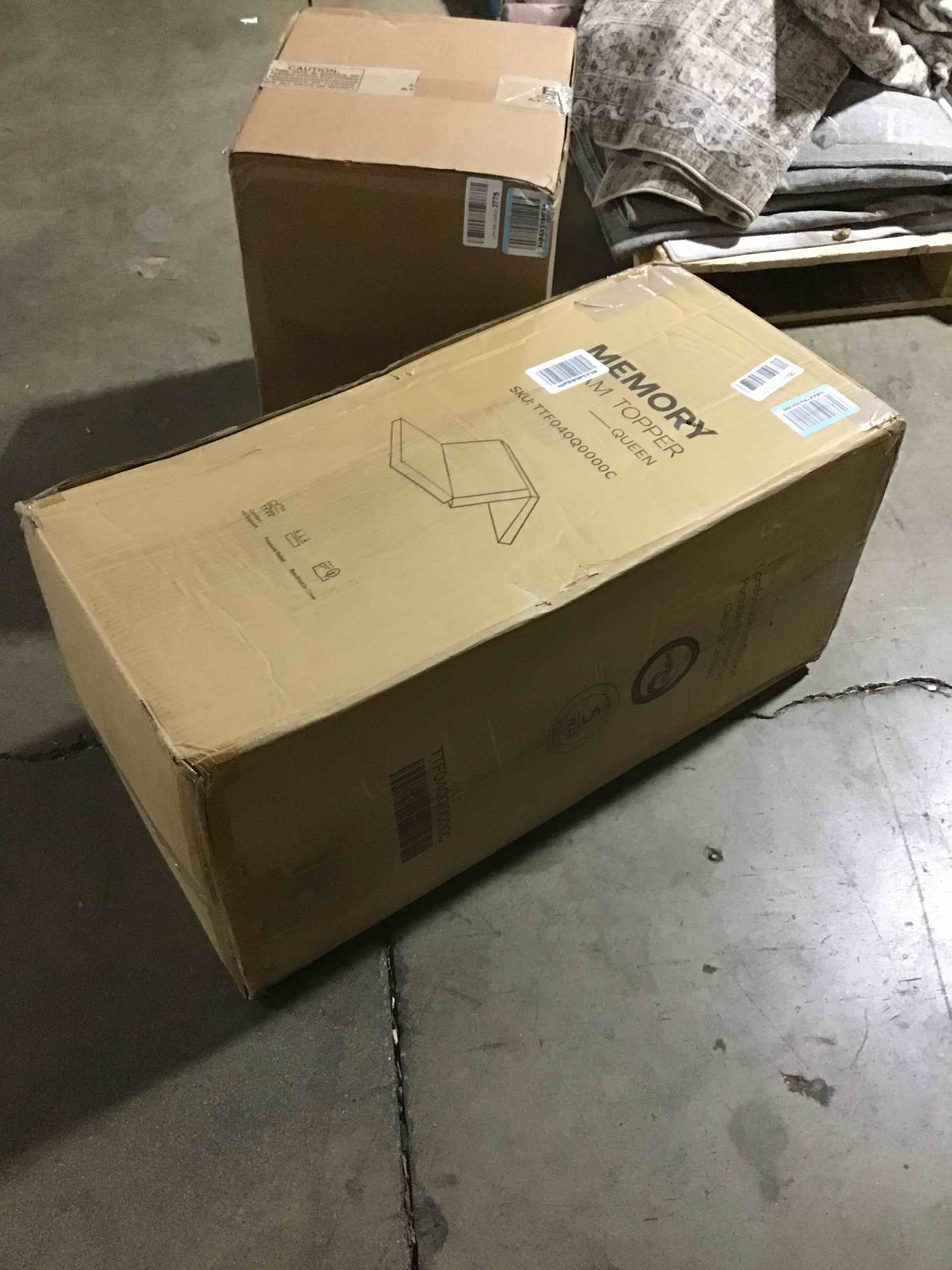 https://s3.amazonaws.com/lotting-images-prod/bidfta/RED5982085_1712085972091.jpeg