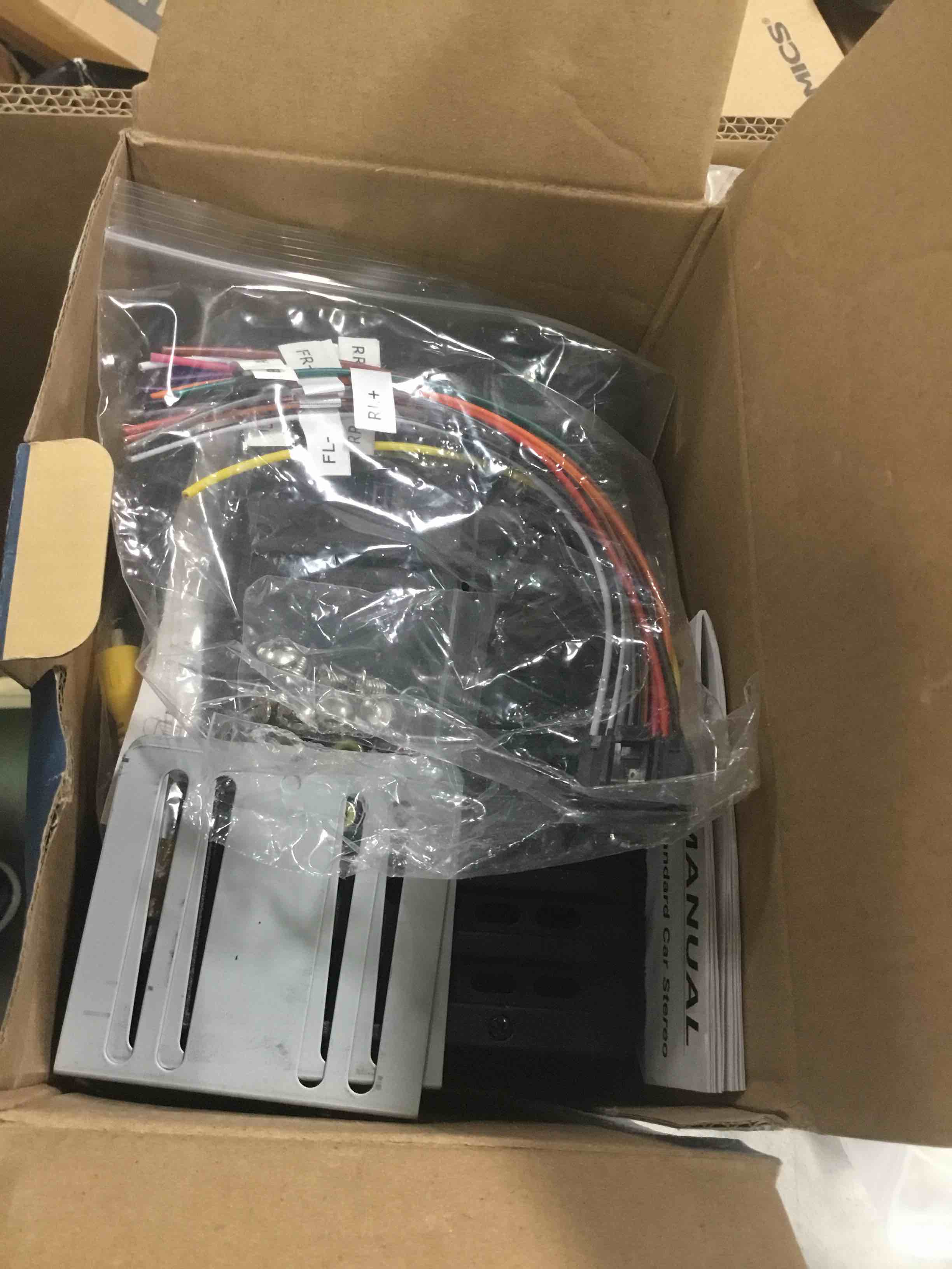 https://s3.amazonaws.com/lotting-images-prod/bidfta/RED5984154_1707222669987.jpeg