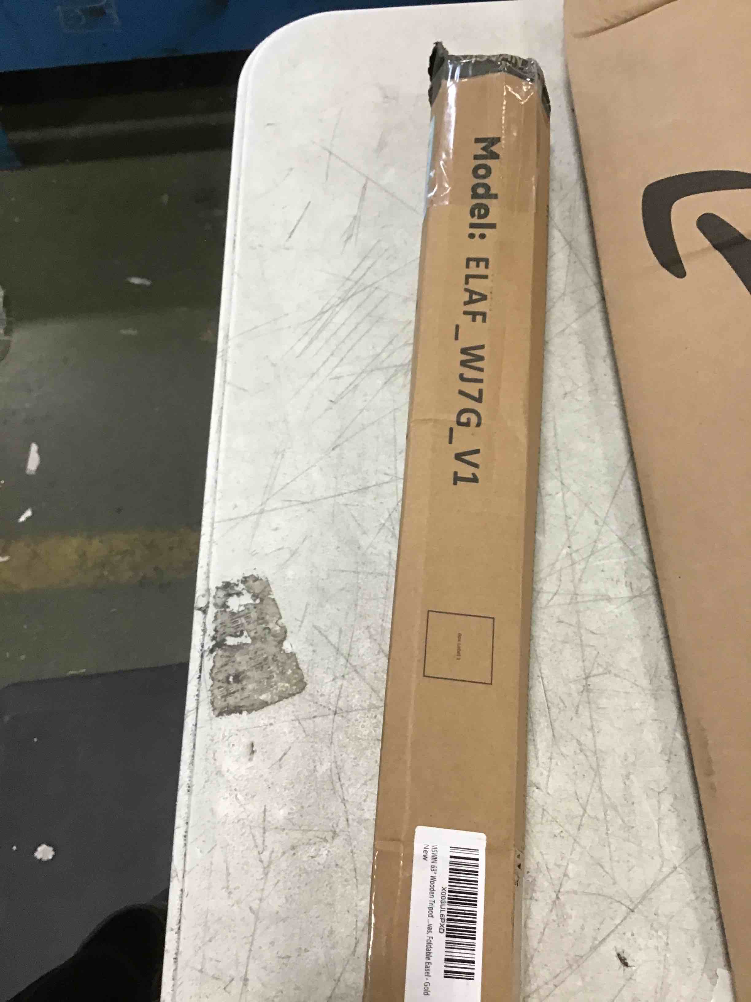 https://s3.amazonaws.com/lotting-images-prod/bidfta/RED5984780_1707578704831.jpeg