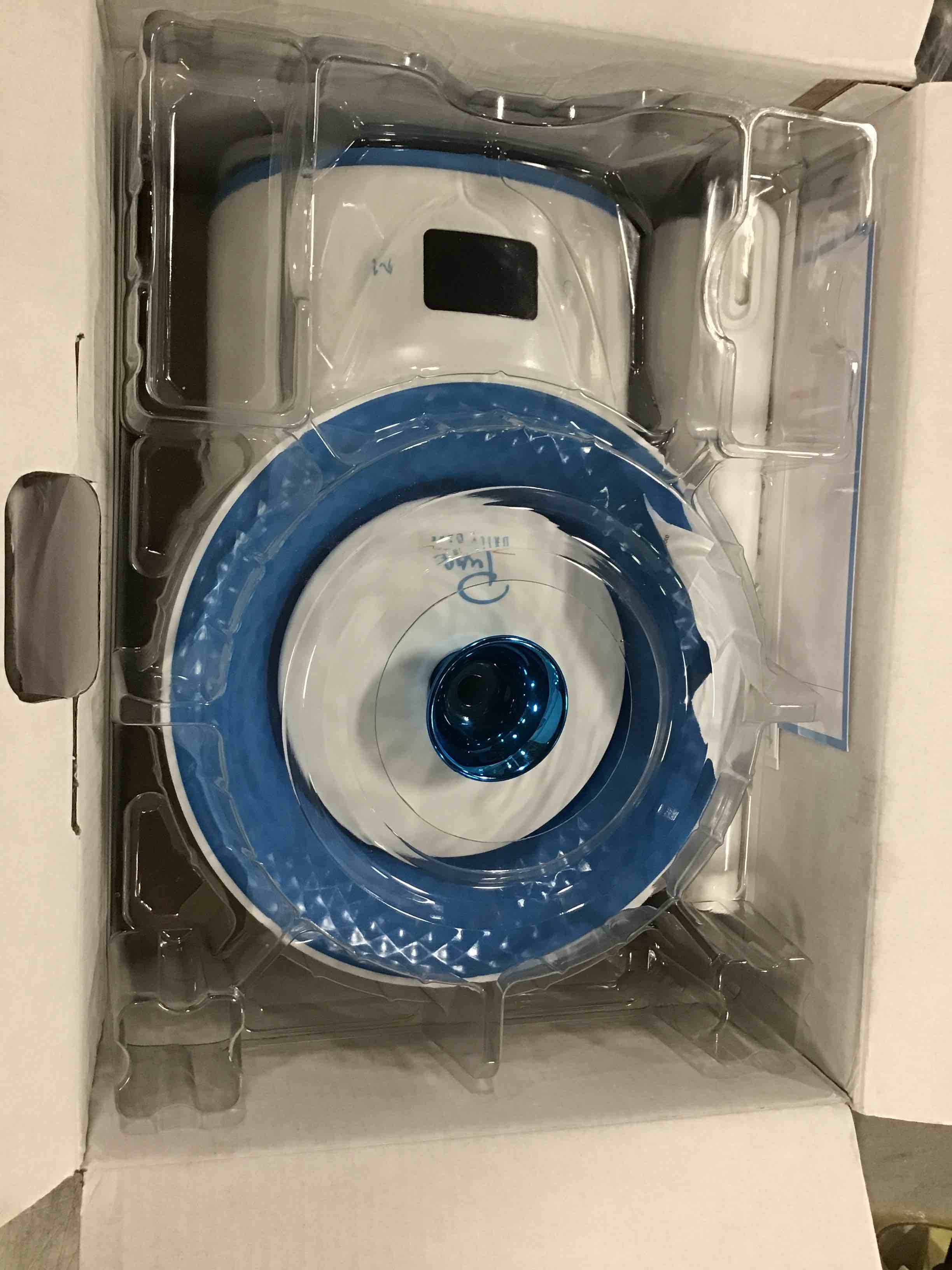 https://s3.amazonaws.com/lotting-images-prod/bidfta/RED5984848_1707827602122.jpeg