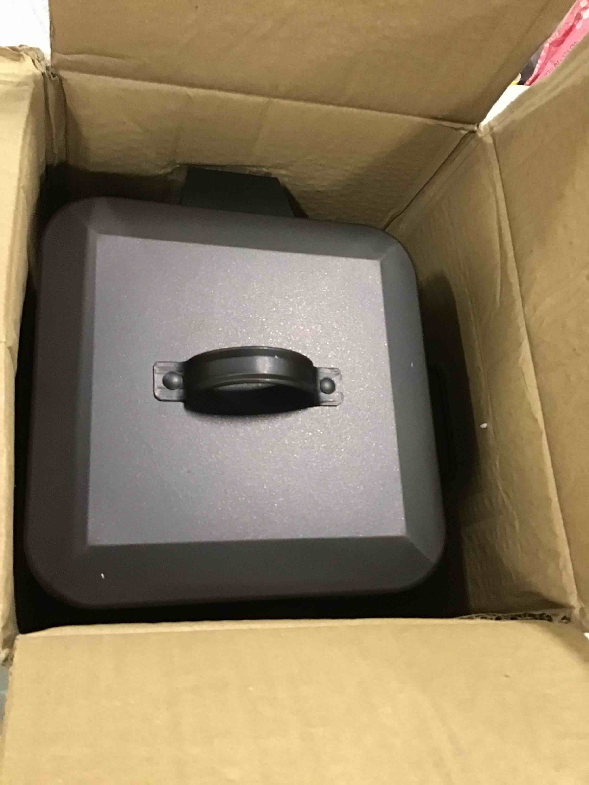 https://s3.amazonaws.com/lotting-images-prod/bidfta/RED5985170_1707912877254.jpeg