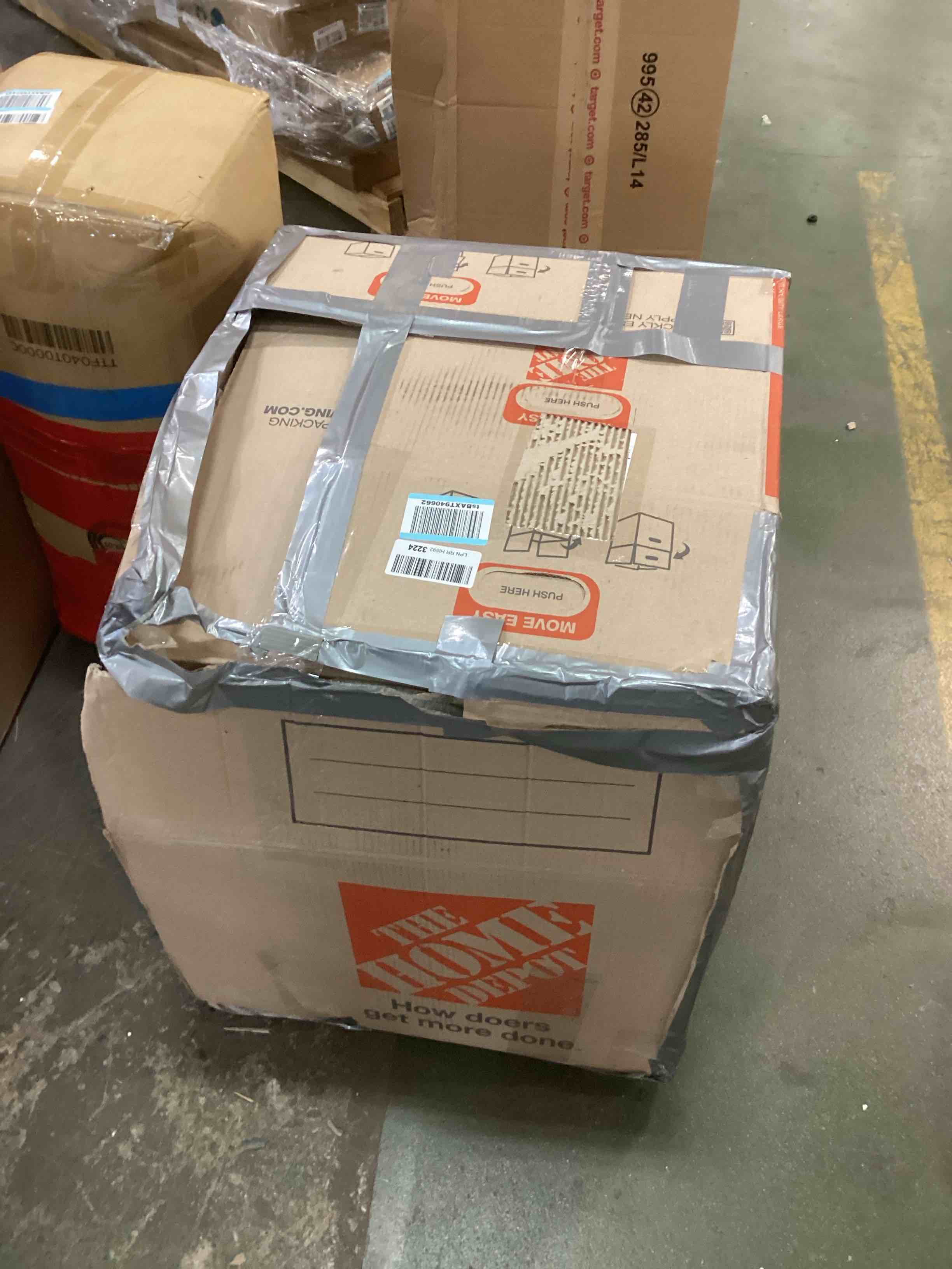 https://s3.amazonaws.com/lotting-images-prod/bidfta/RED5985568_1707147274824.jpeg