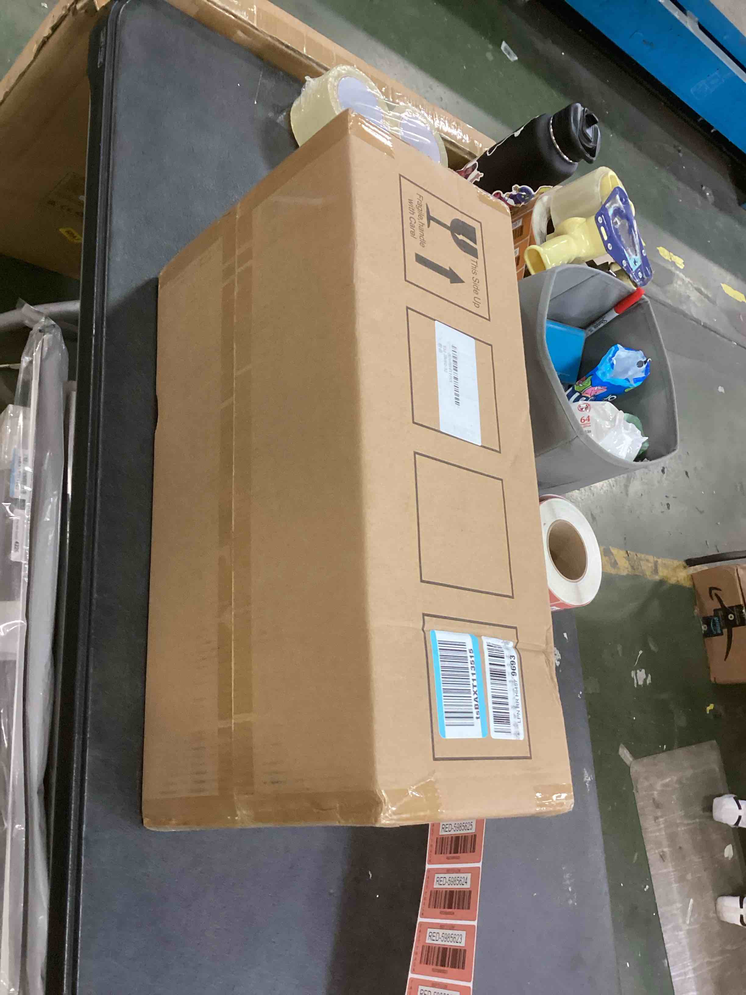 https://s3.amazonaws.com/lotting-images-prod/bidfta/RED5985622_1707157733452.jpeg