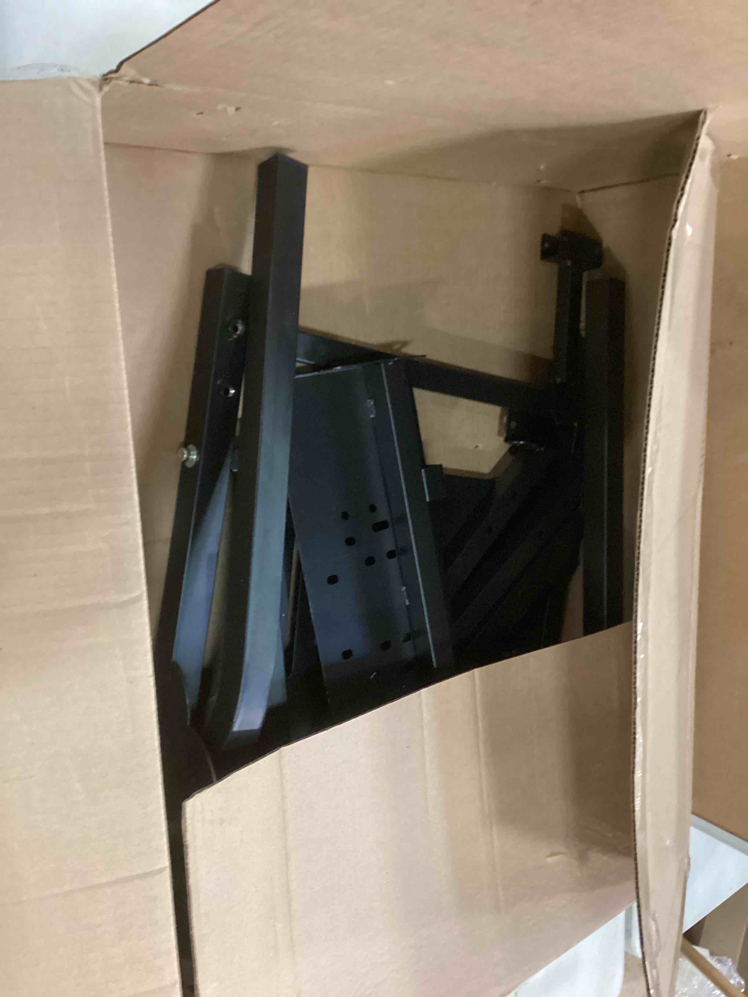 https://s3.amazonaws.com/lotting-images-prod/bidfta/RED5985798_1707227914829.jpeg