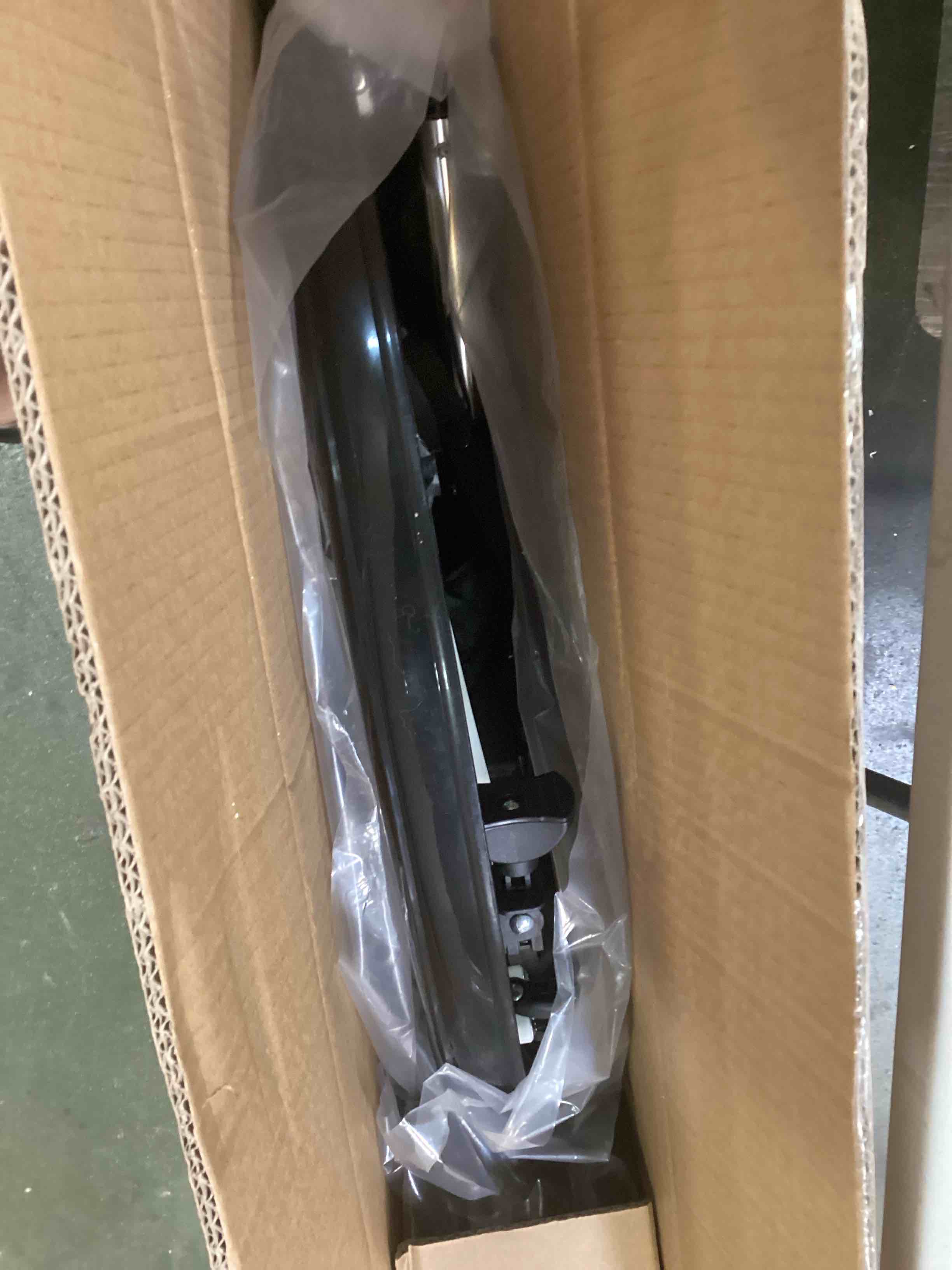 https://s3.amazonaws.com/lotting-images-prod/bidfta/RED5985872_1707238774556.jpeg