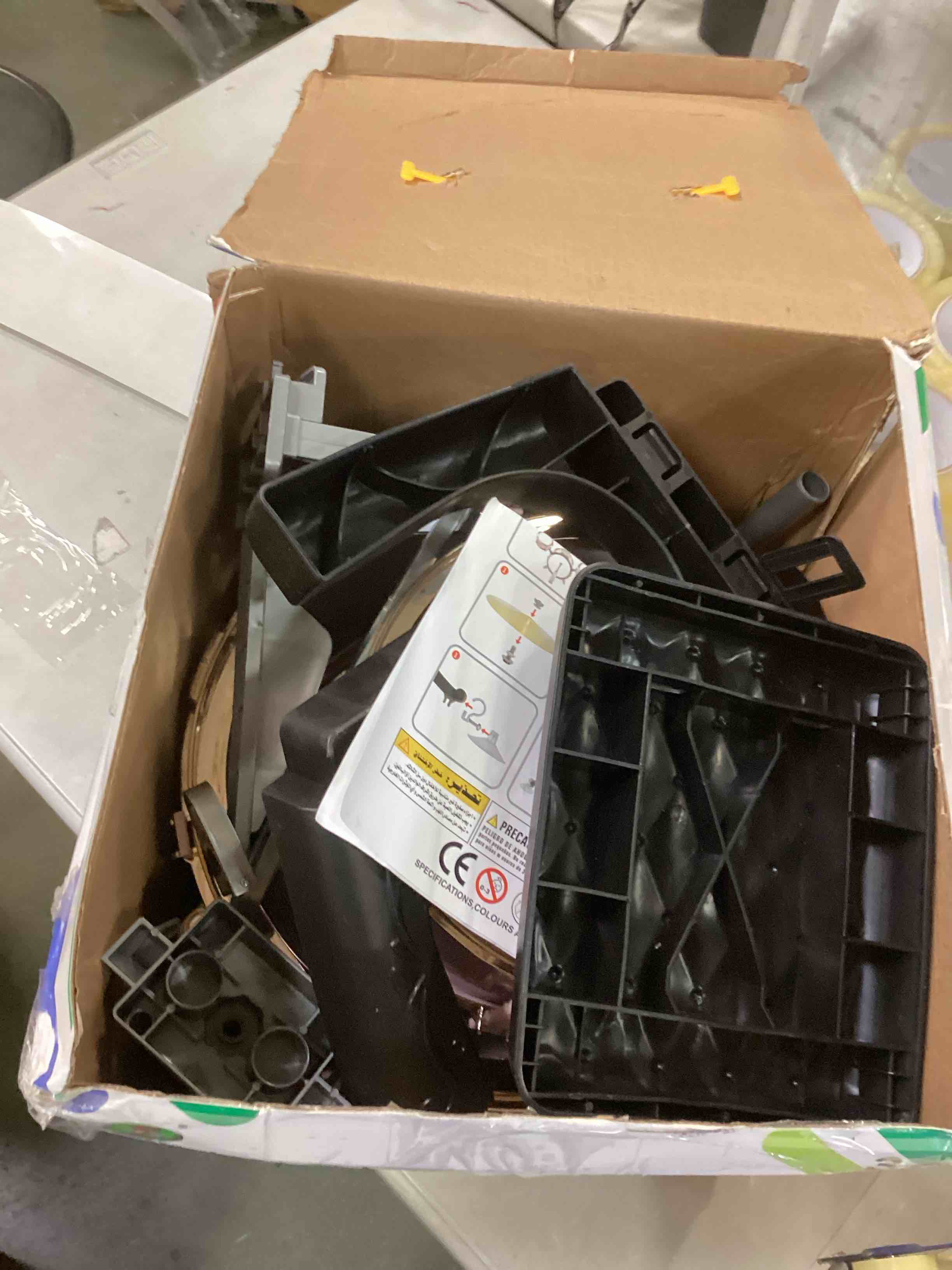 https://s3.amazonaws.com/lotting-images-prod/bidfta/RED5986046_1707321361146.jpeg