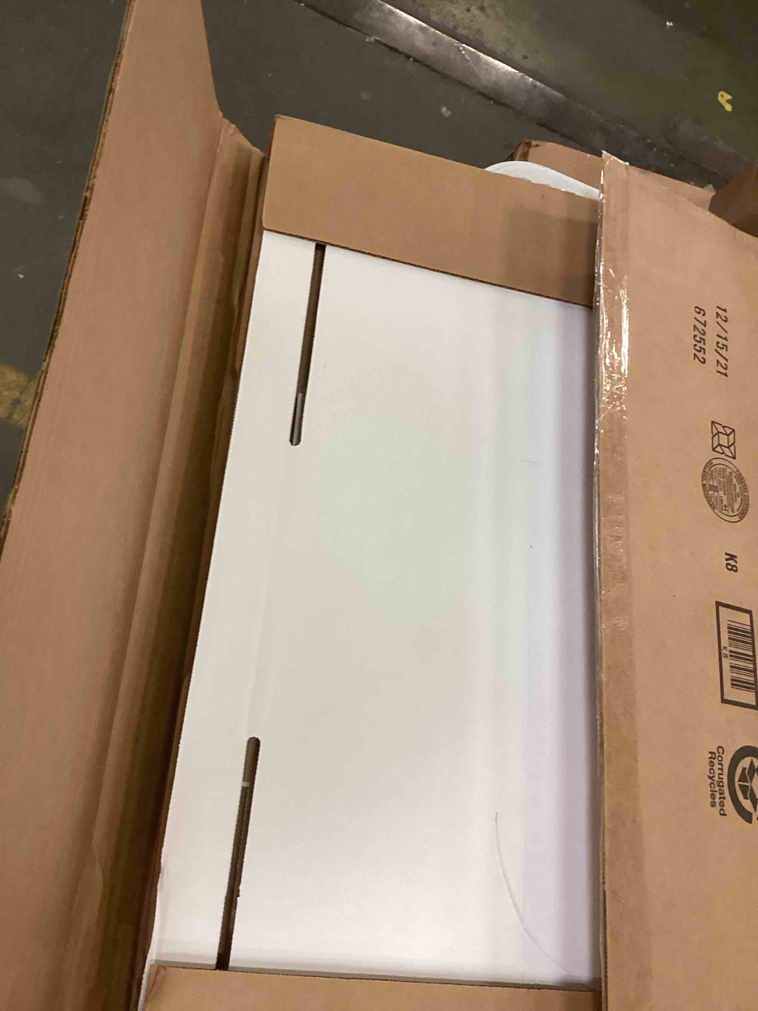 https://s3.amazonaws.com/lotting-images-prod/bidfta/RED5986358_1707418766629.jpeg