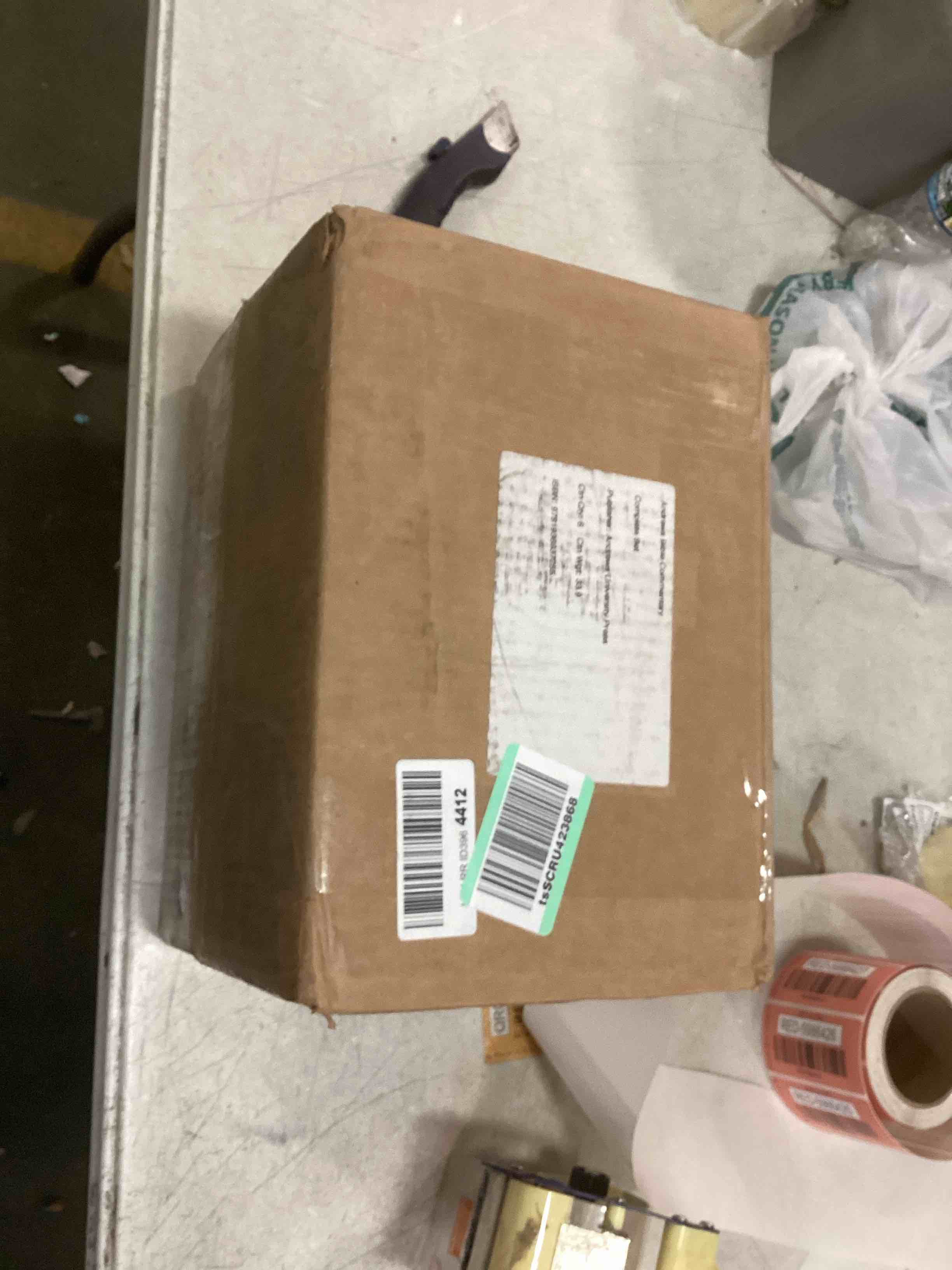 https://s3.amazonaws.com/lotting-images-prod/bidfta/RED5986418_1707426645889.jpeg