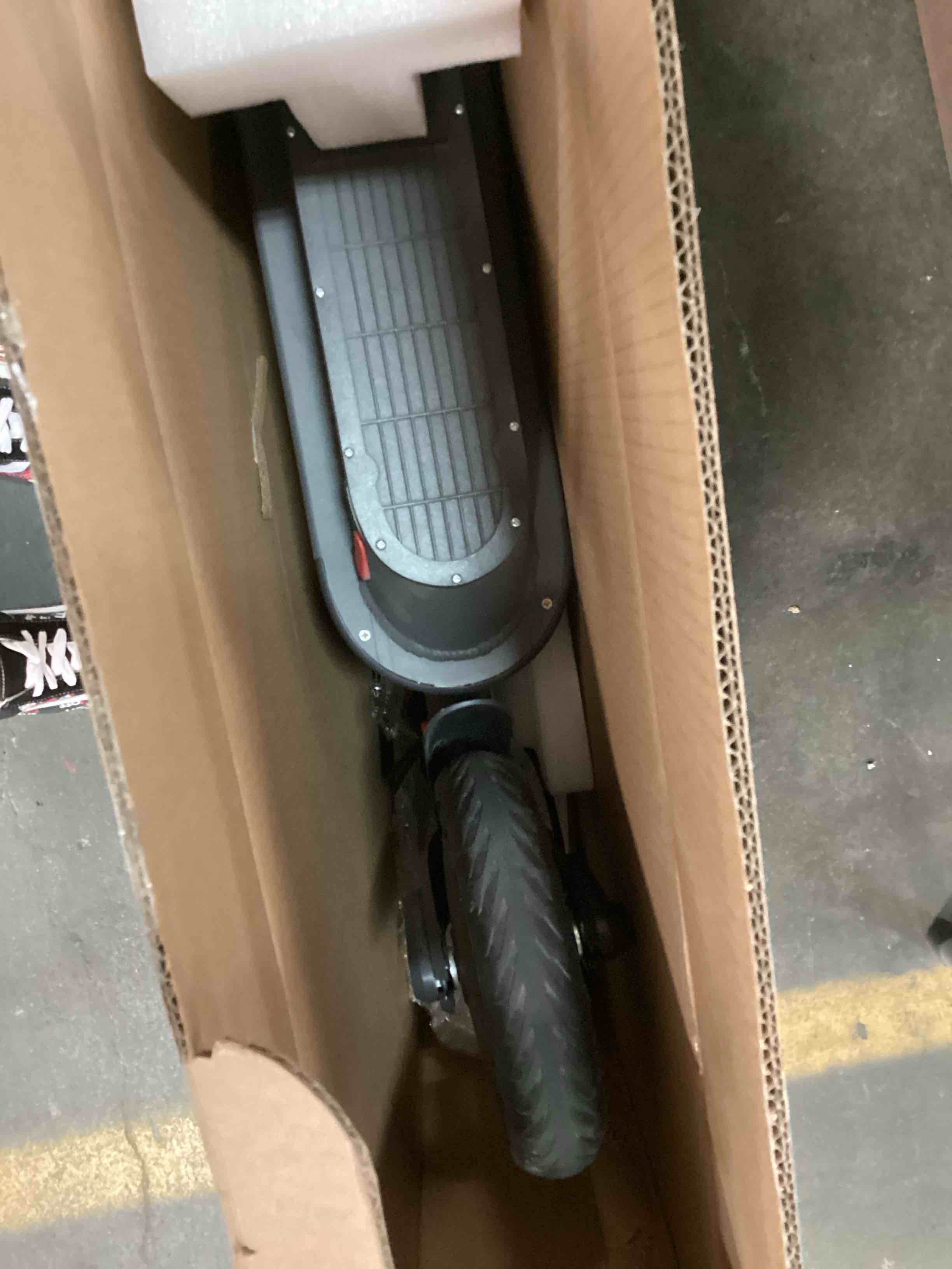https://s3.amazonaws.com/lotting-images-prod/bidfta/RED5986438_1707482773887.jpeg