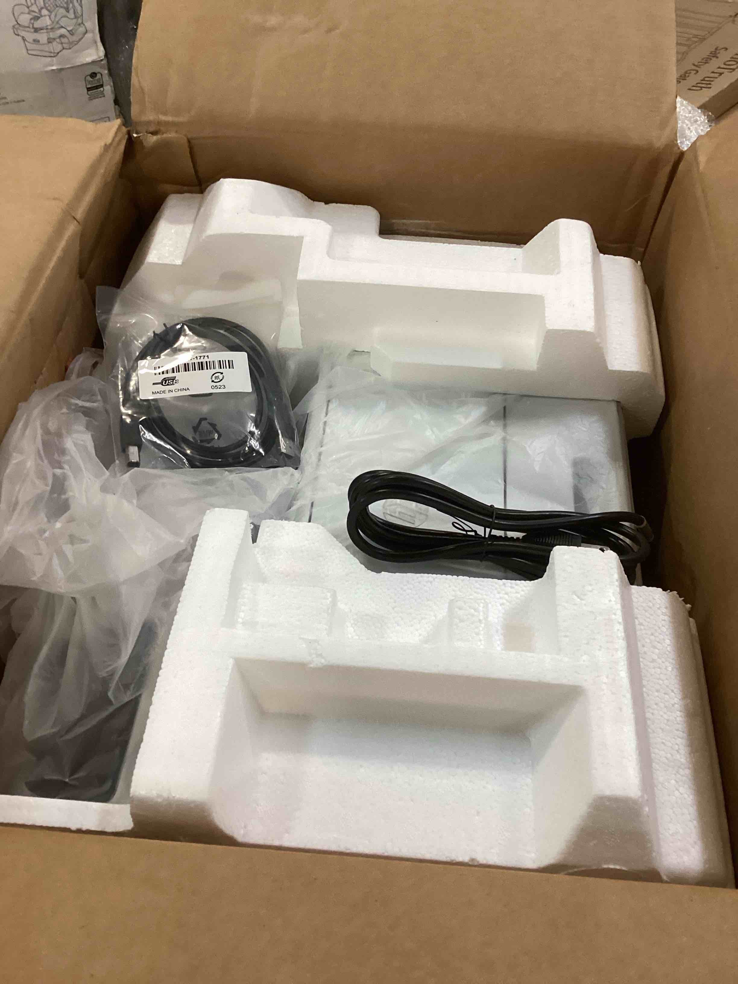 https://s3.amazonaws.com/lotting-images-prod/bidfta/RED5986509_1707492044667.jpeg