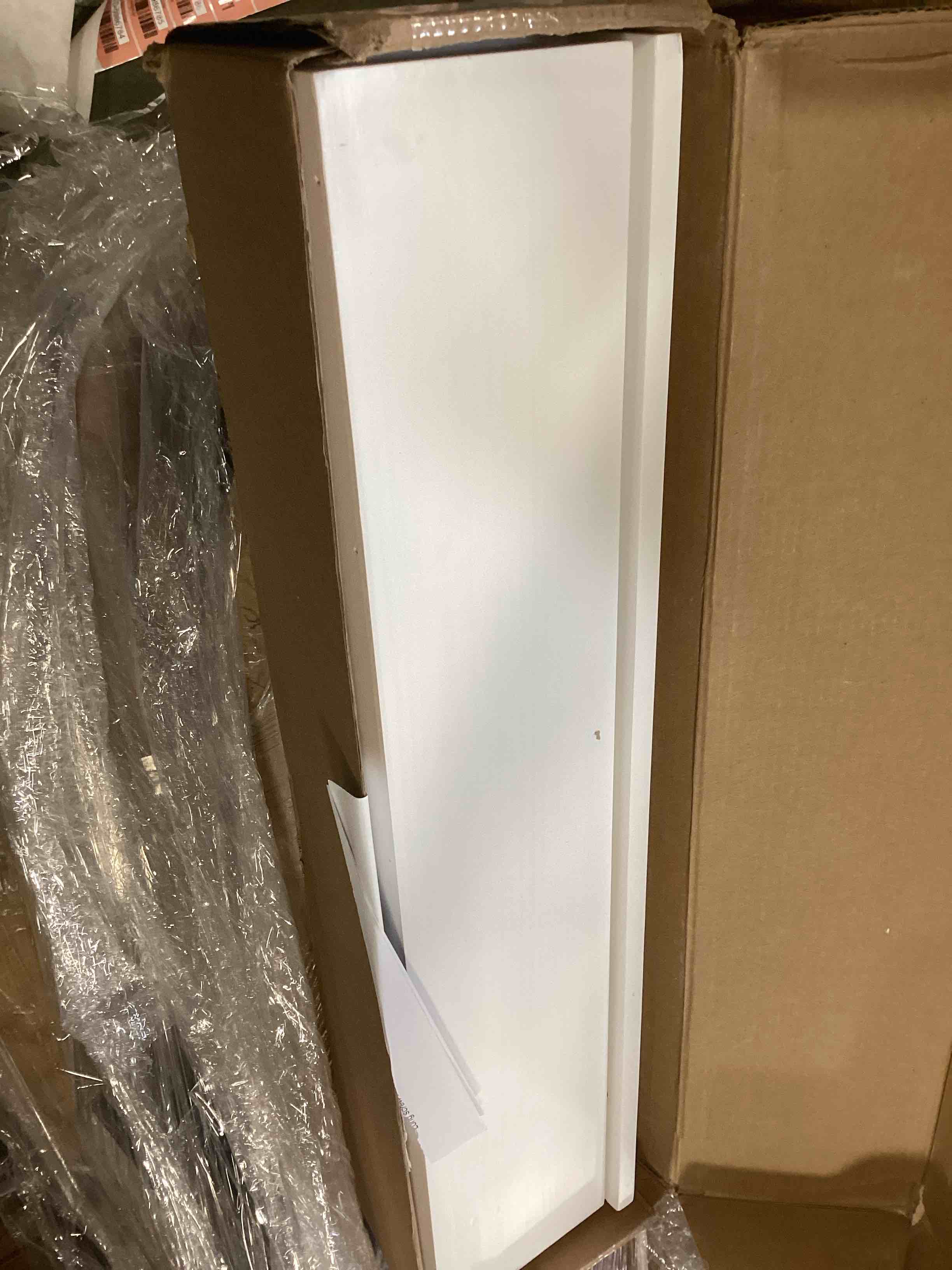 https://s3.amazonaws.com/lotting-images-prod/bidfta/RED5986784_1707582922938.jpeg