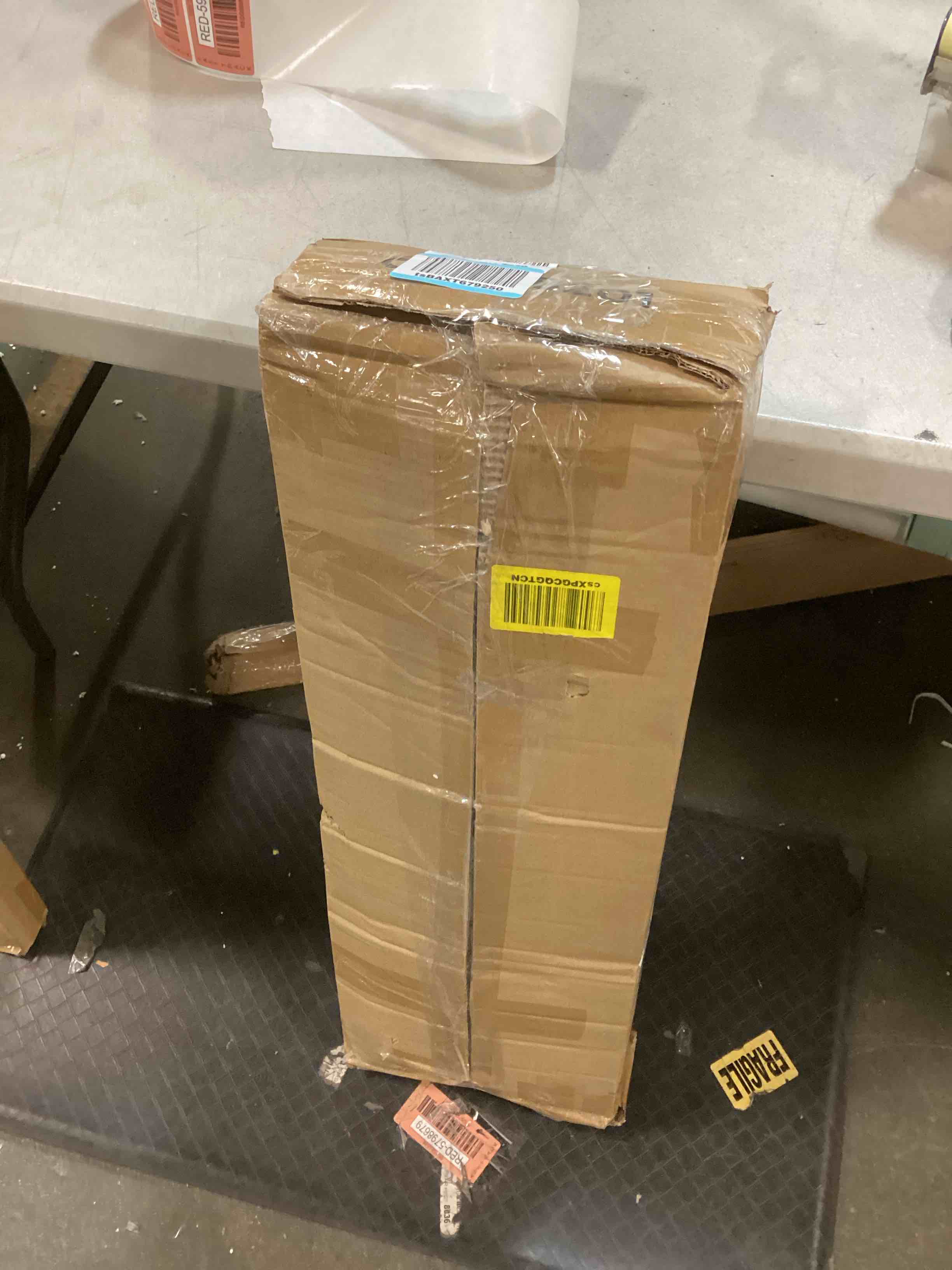 https://s3.amazonaws.com/lotting-images-prod/bidfta/RED5986847_1707739999459.jpeg