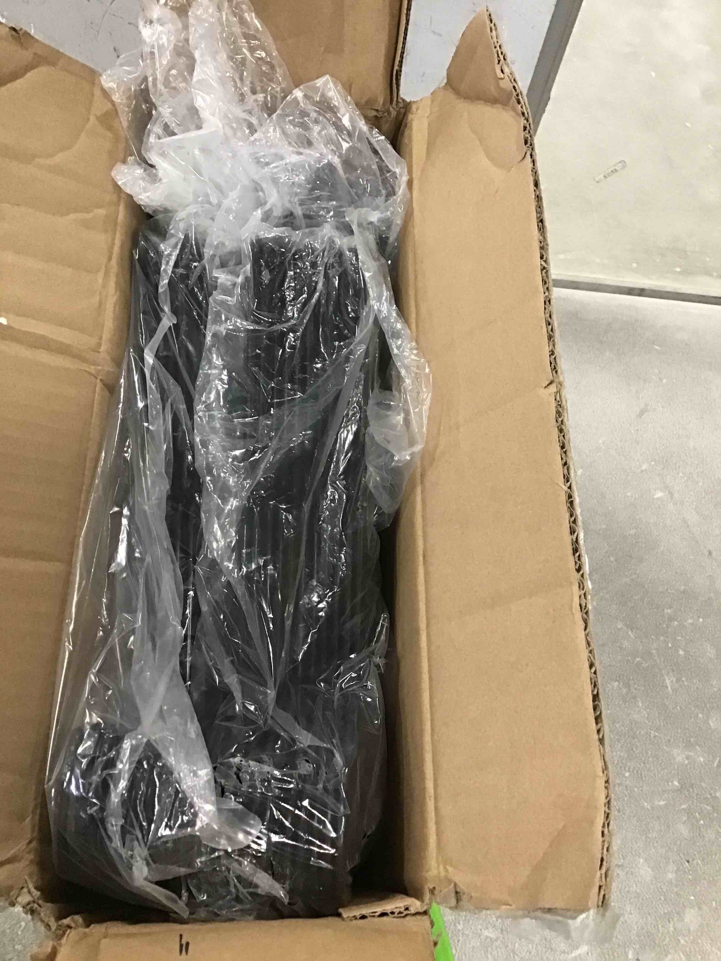 https://s3.amazonaws.com/lotting-images-prod/bidfta/RED5986952_1706889076633.jpeg