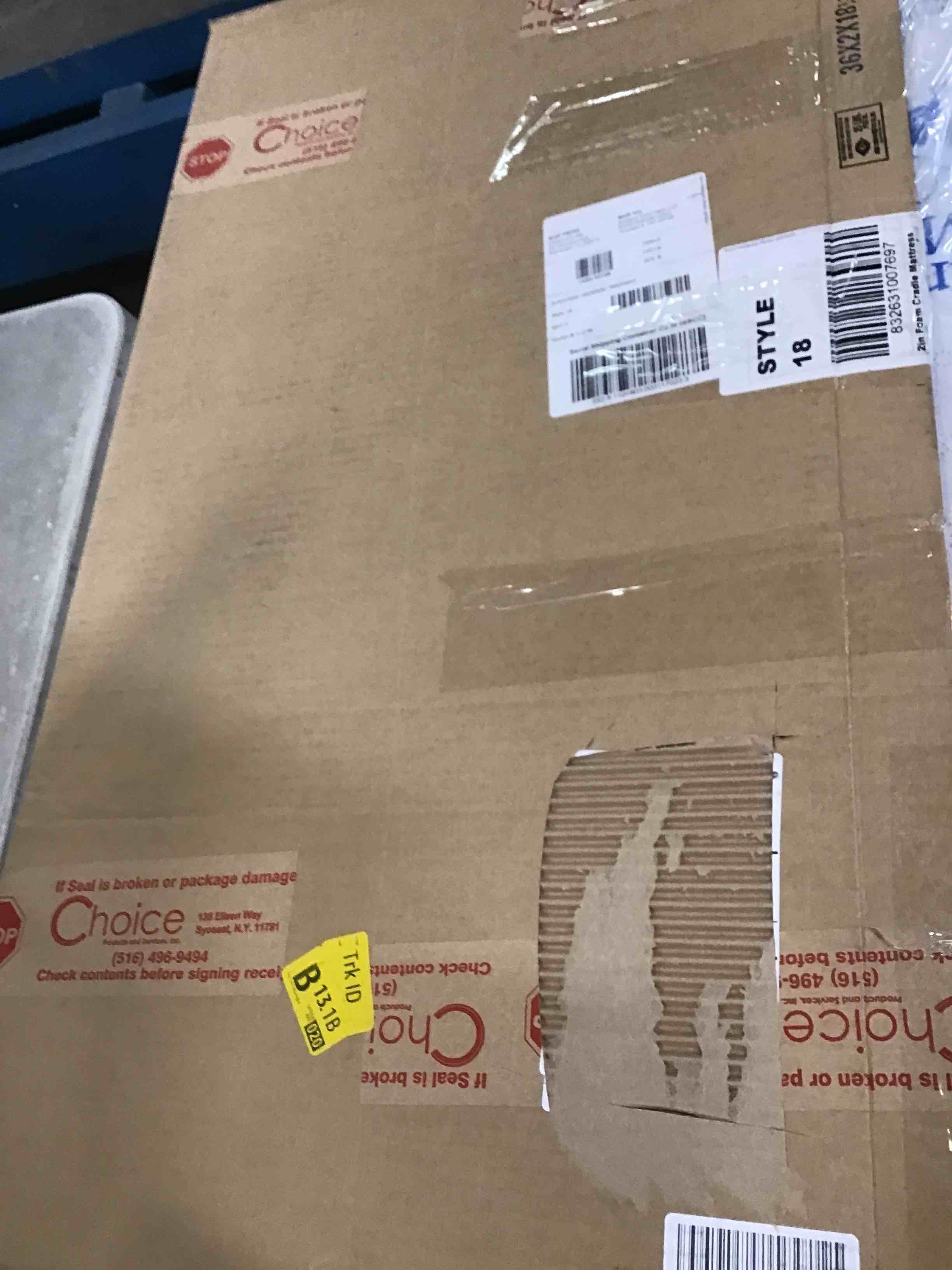 https://s3.amazonaws.com/lotting-images-prod/bidfta/RED5987098_1706967752066.jpeg