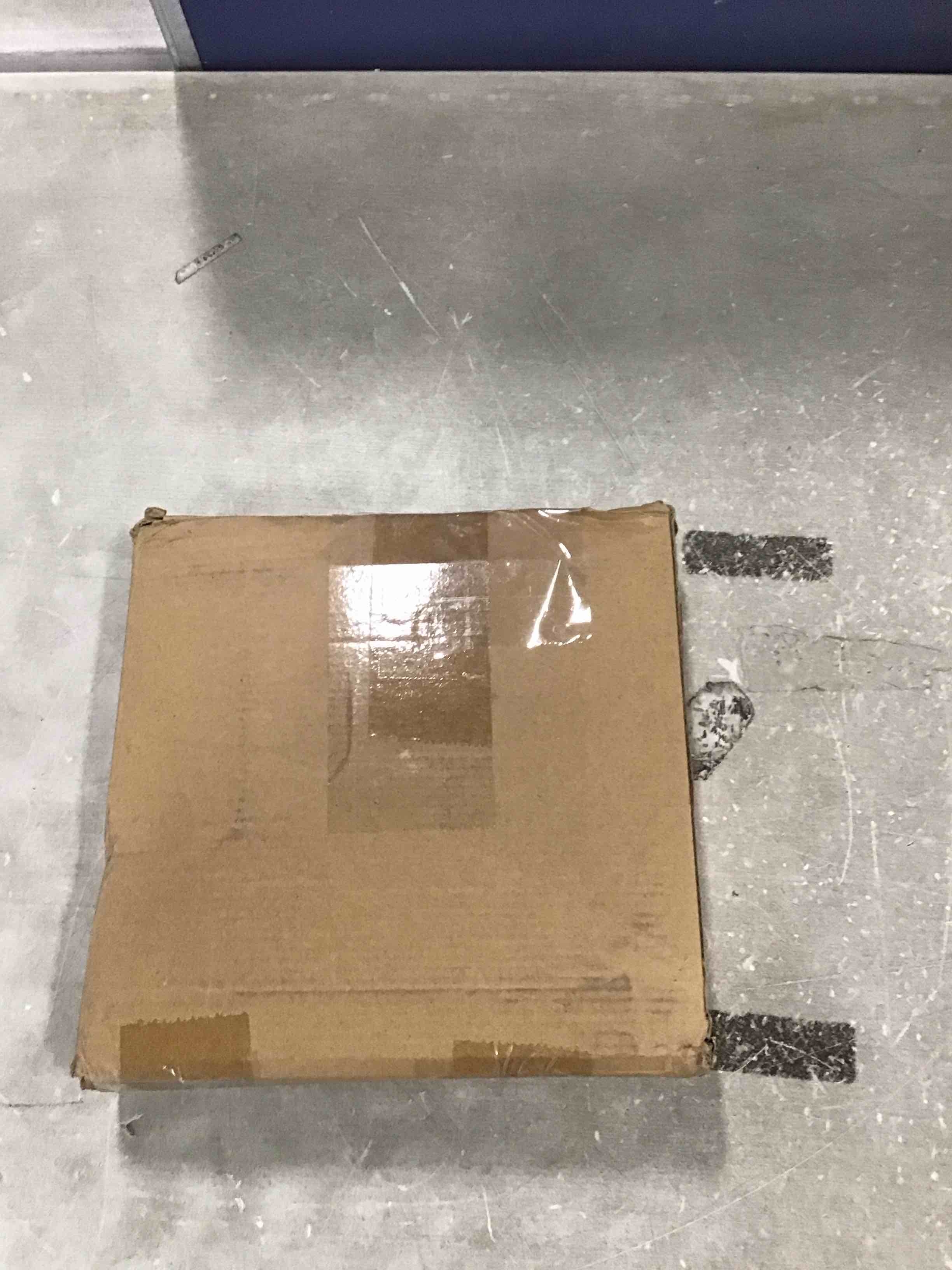 https://s3.amazonaws.com/lotting-images-prod/bidfta/RED5987430_1707154536693.jpeg