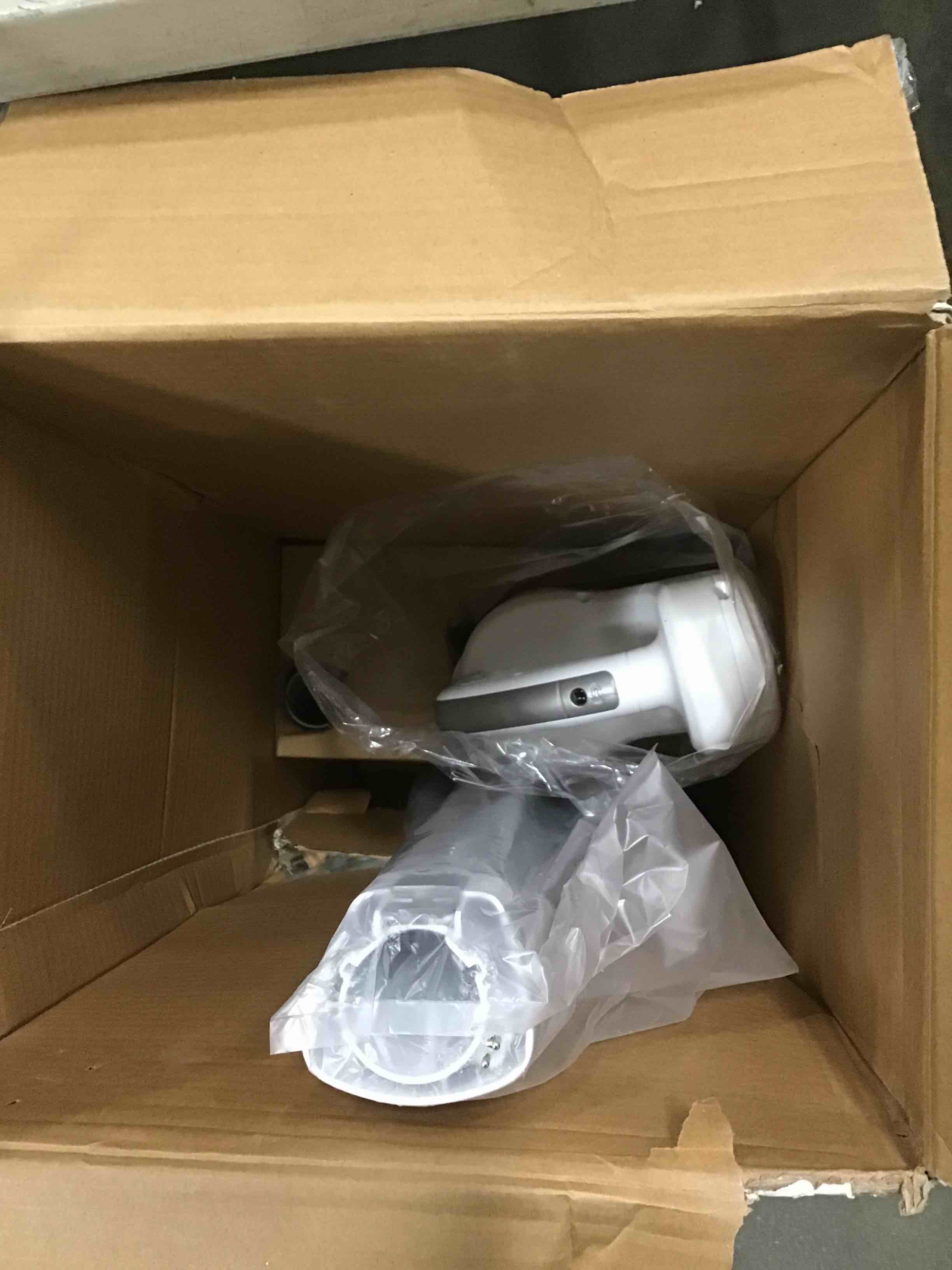https://s3.amazonaws.com/lotting-images-prod/bidfta/RED5987536_1707224223843.jpeg
