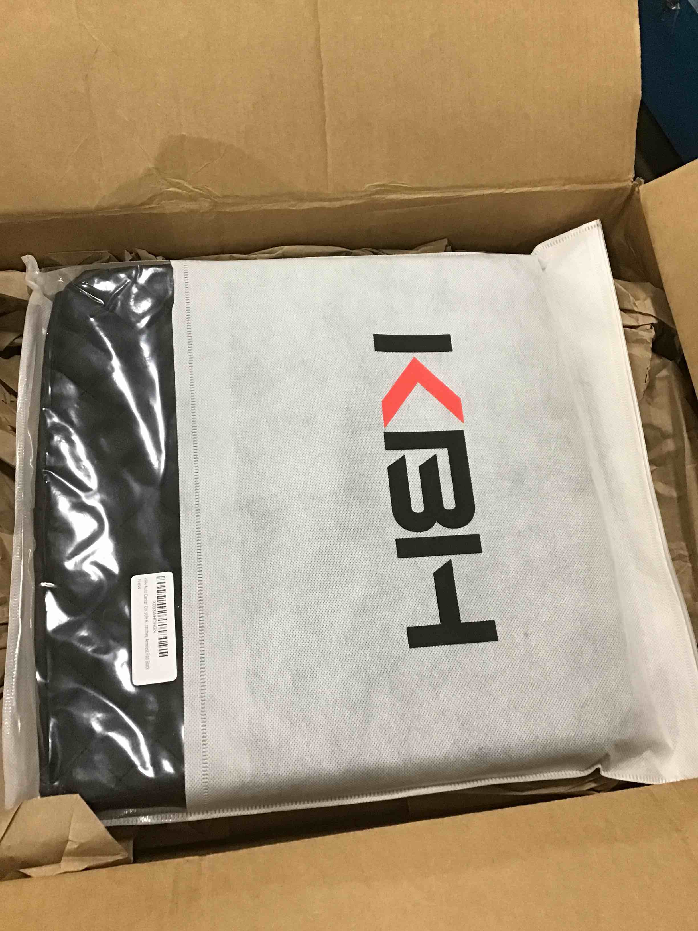 https://s3.amazonaws.com/lotting-images-prod/bidfta/RED5987574_1707227726710.jpeg