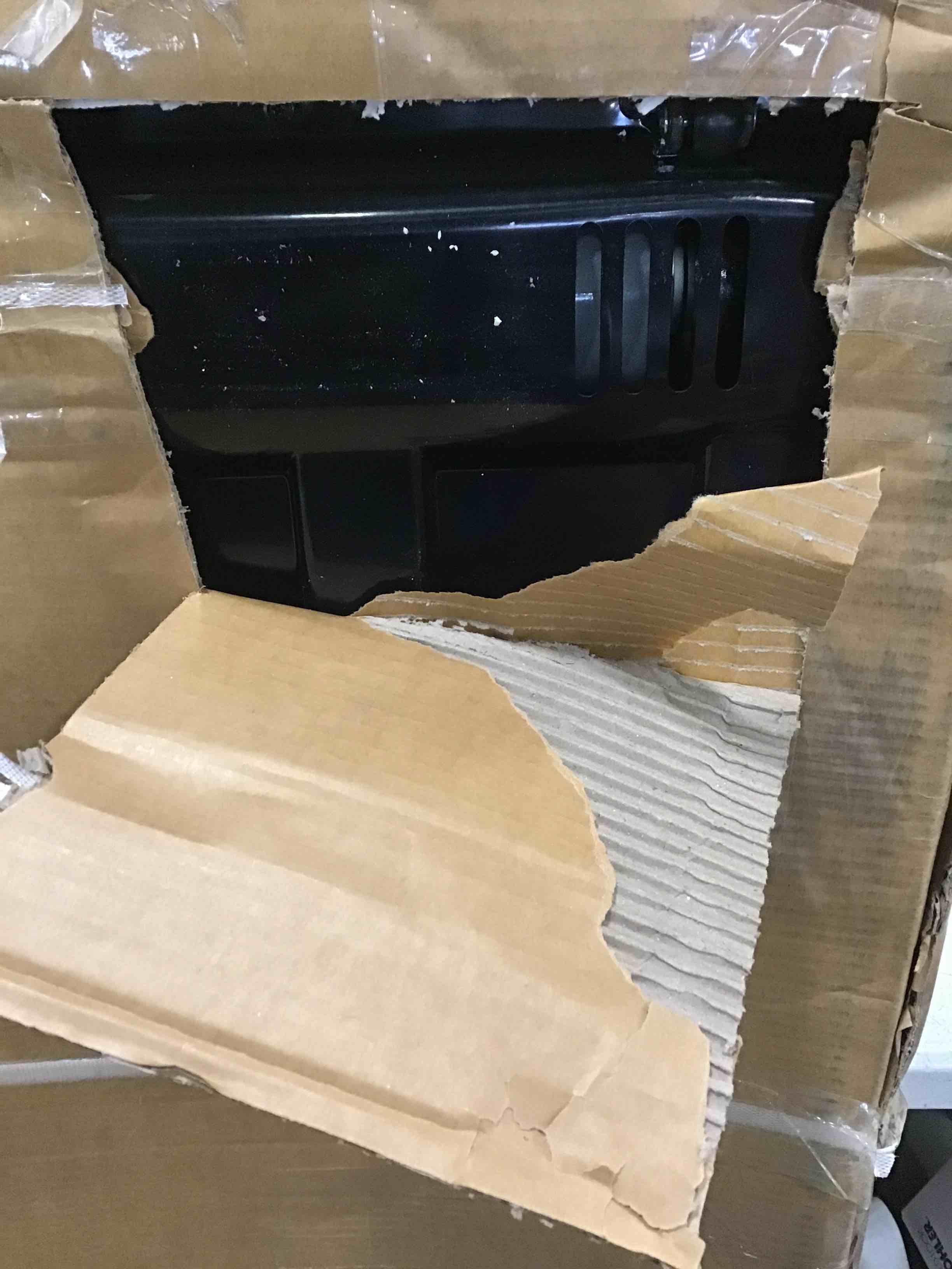 https://s3.amazonaws.com/lotting-images-prod/bidfta/RED5988004_1707397845789.jpeg