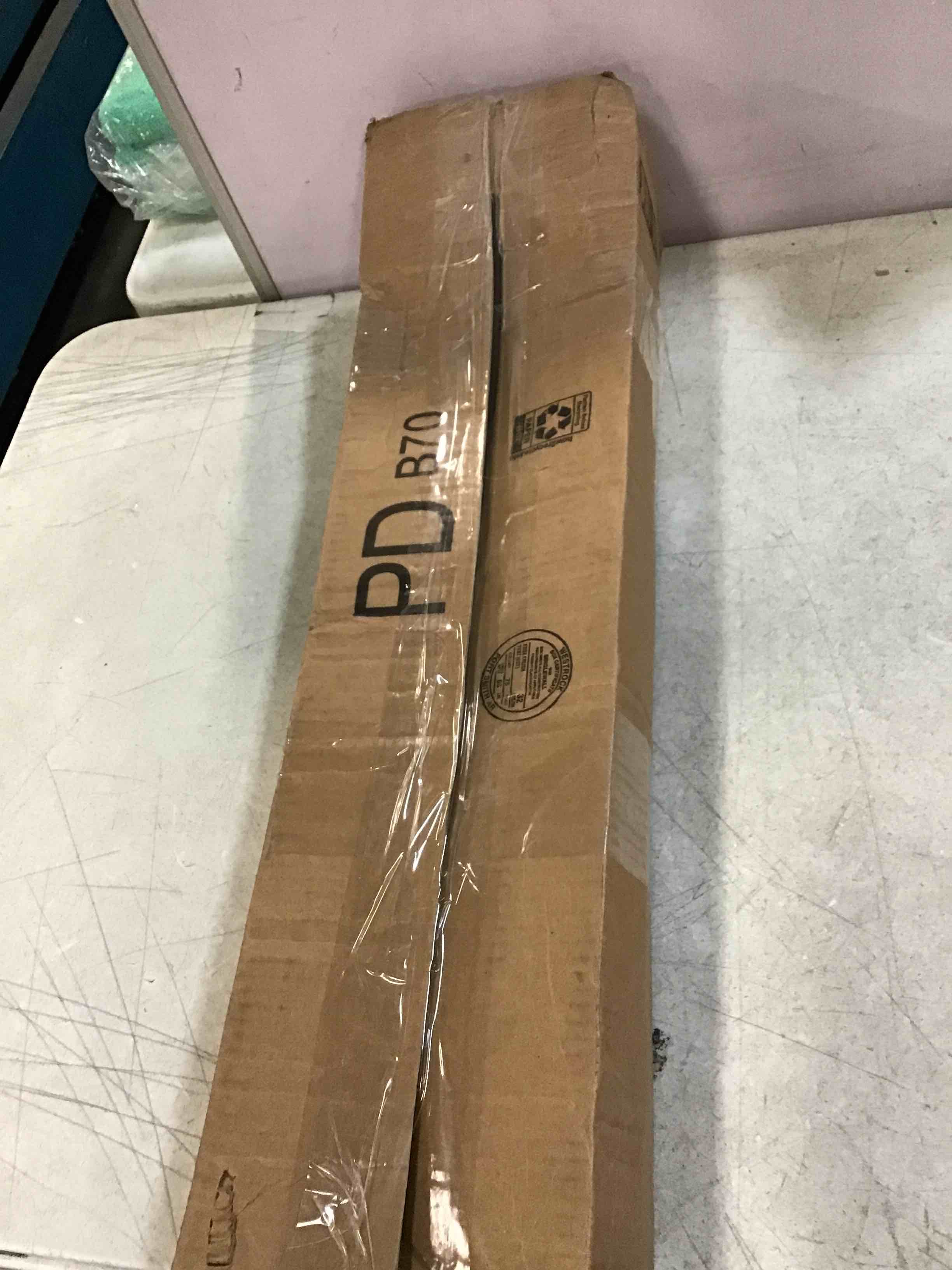 https://s3.amazonaws.com/lotting-images-prod/bidfta/RED5988342_1707494602934.jpeg