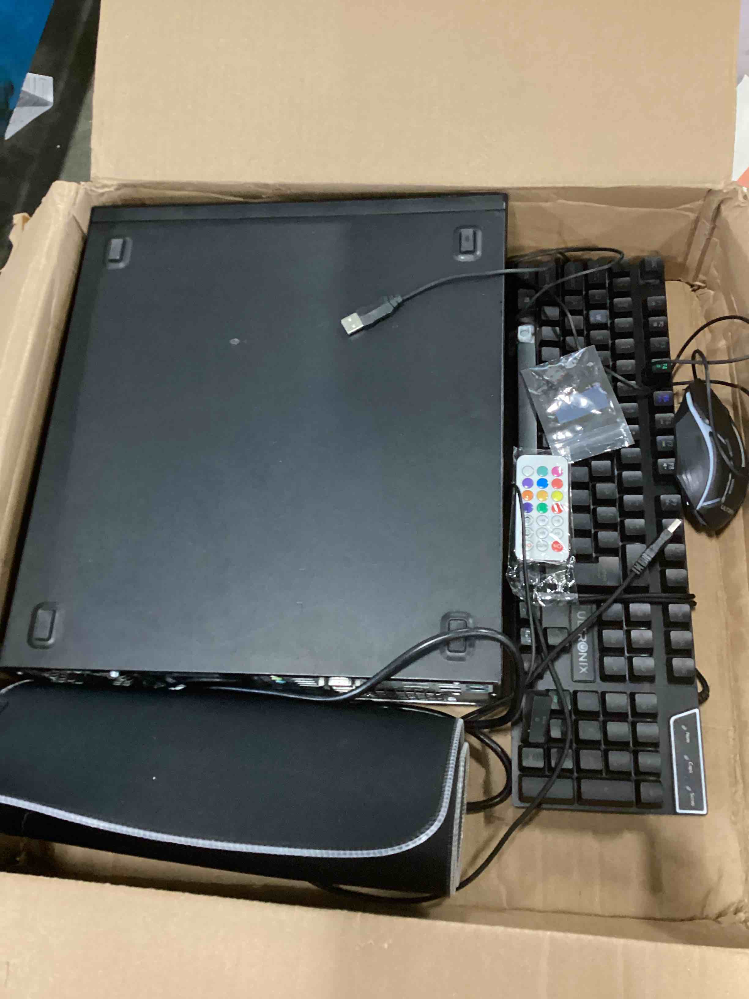 https://s3.amazonaws.com/lotting-images-prod/bidfta/RED5988608_1706990076467.jpeg