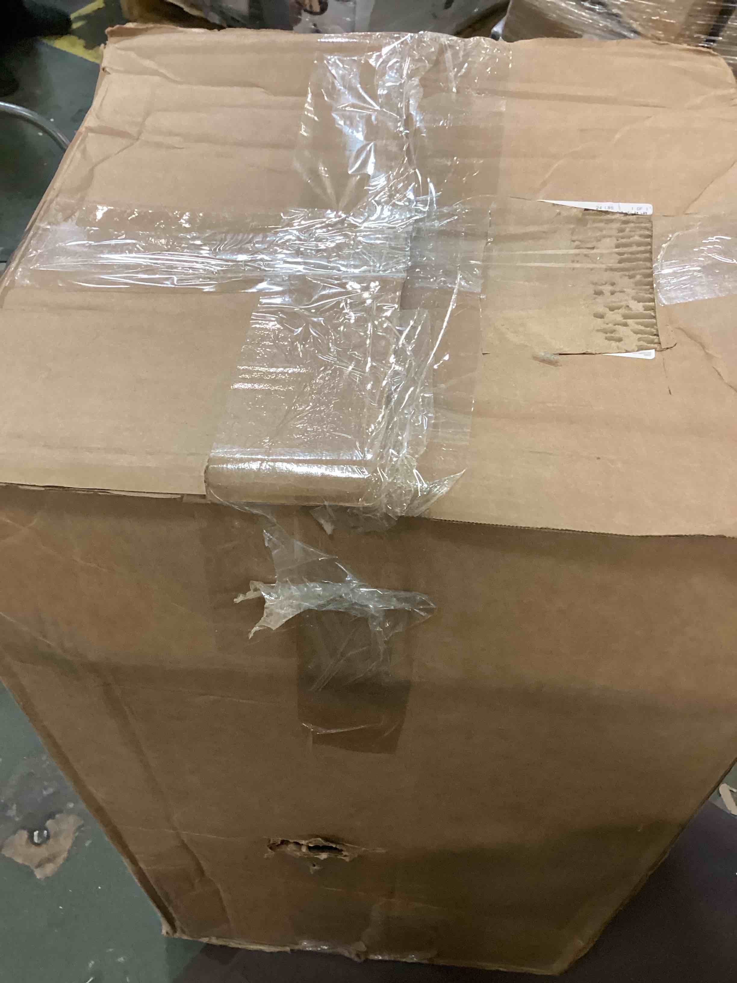 https://s3.amazonaws.com/lotting-images-prod/bidfta/RED5988831_1707081201353.jpeg