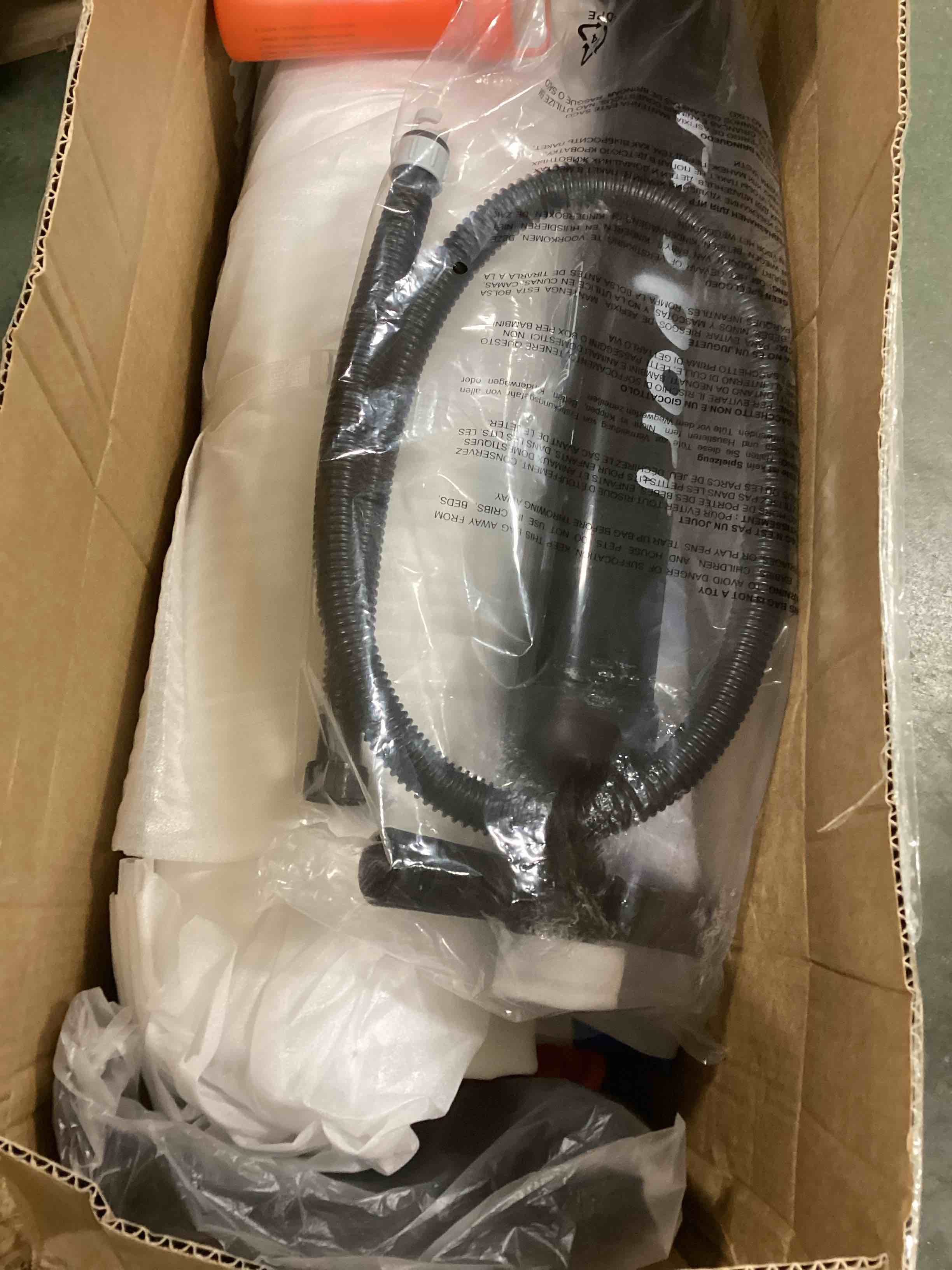 https://s3.amazonaws.com/lotting-images-prod/bidfta/RED5989199_1707235914891.jpeg