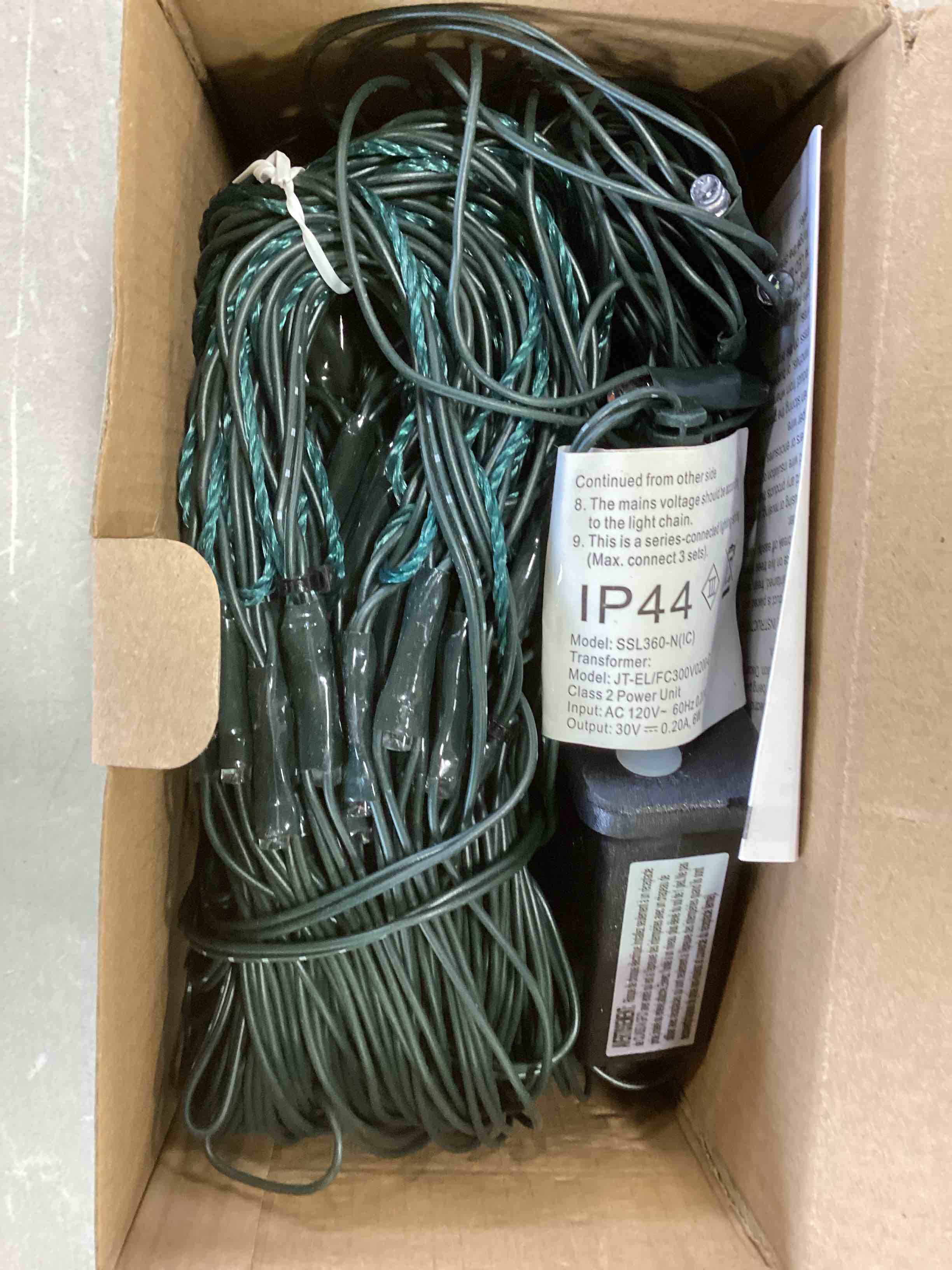 https://s3.amazonaws.com/lotting-images-prod/bidfta/RED5990145_1707419797089.jpeg