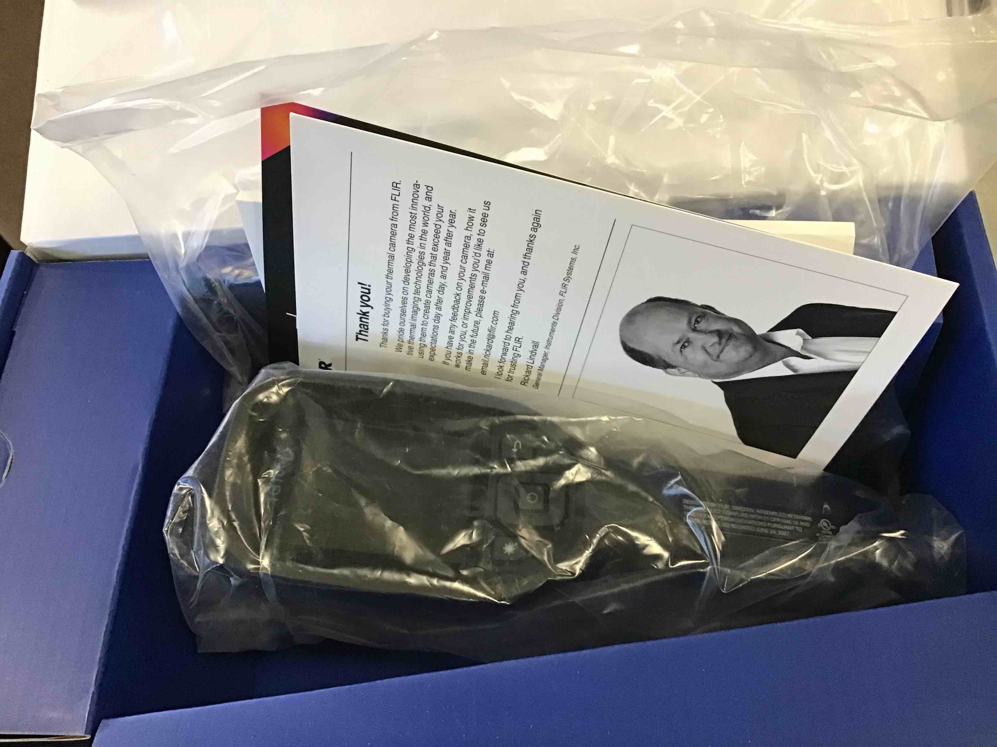 https://s3.amazonaws.com/lotting-images-prod/bidfta/RED5992287_1707839230770.jpeg
