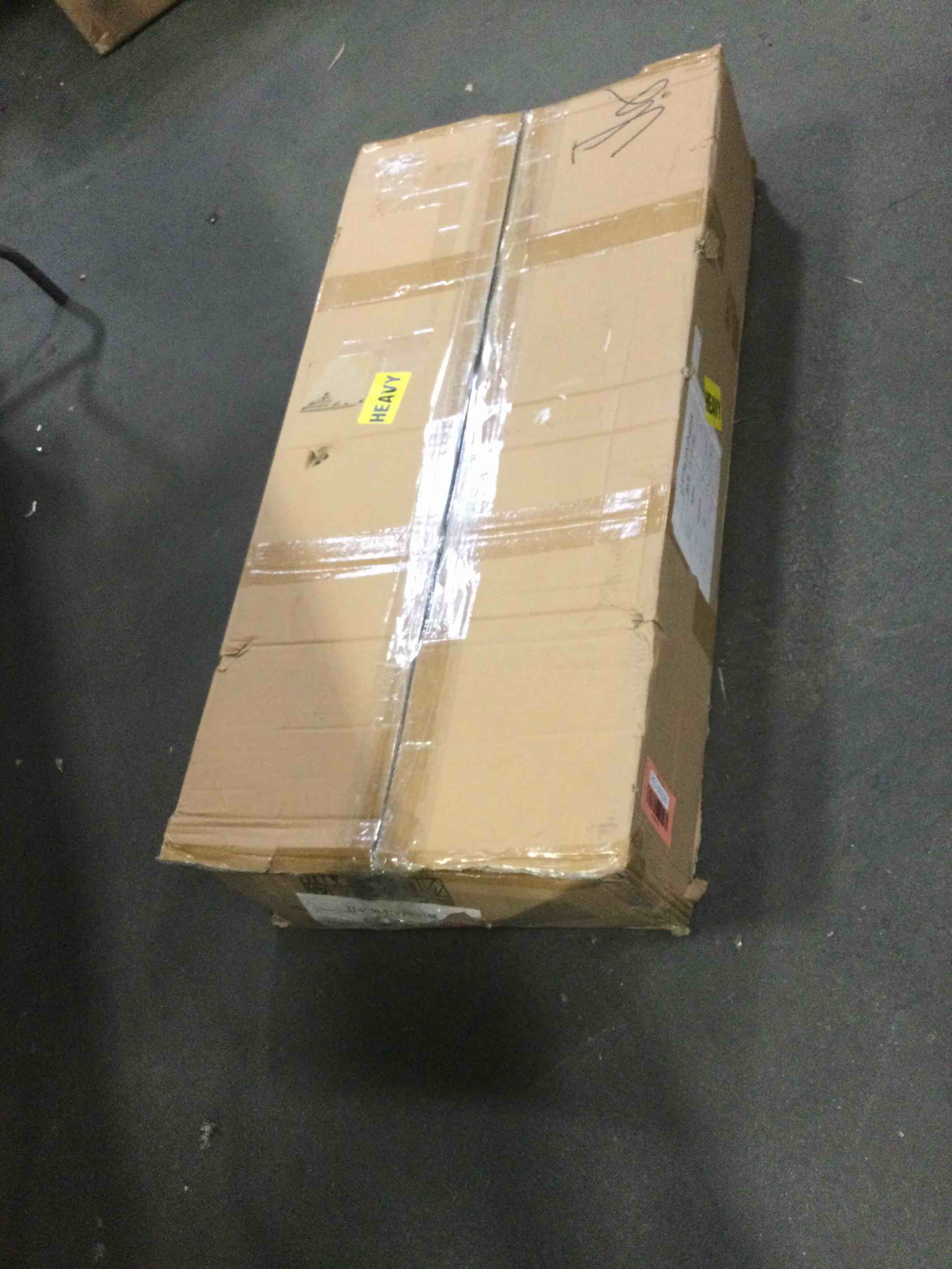 https://s3.amazonaws.com/lotting-images-prod/bidfta/RED5993090_1707230991650.jpeg