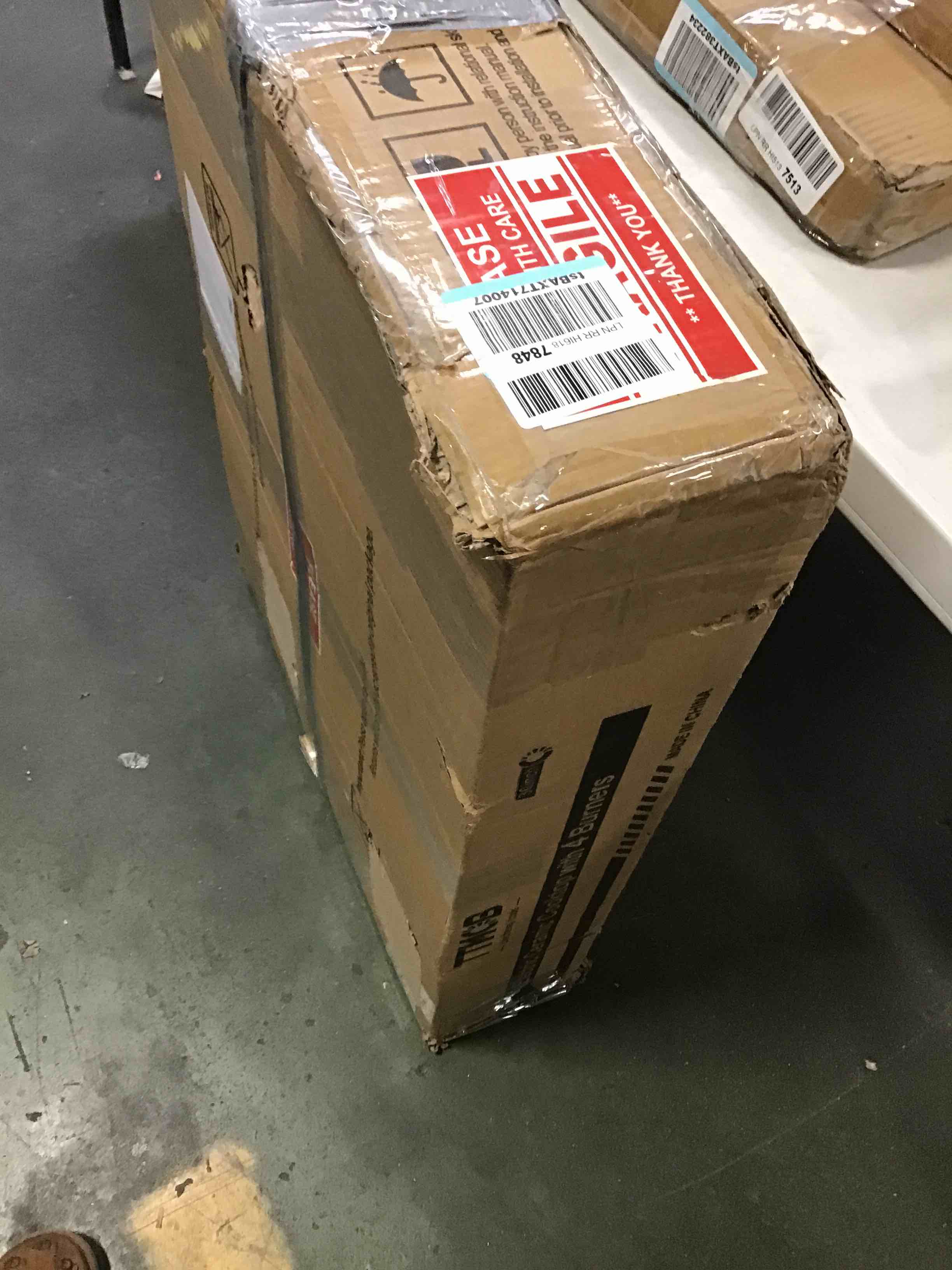 https://s3.amazonaws.com/lotting-images-prod/bidfta/RED5993126_1707238583905.jpeg