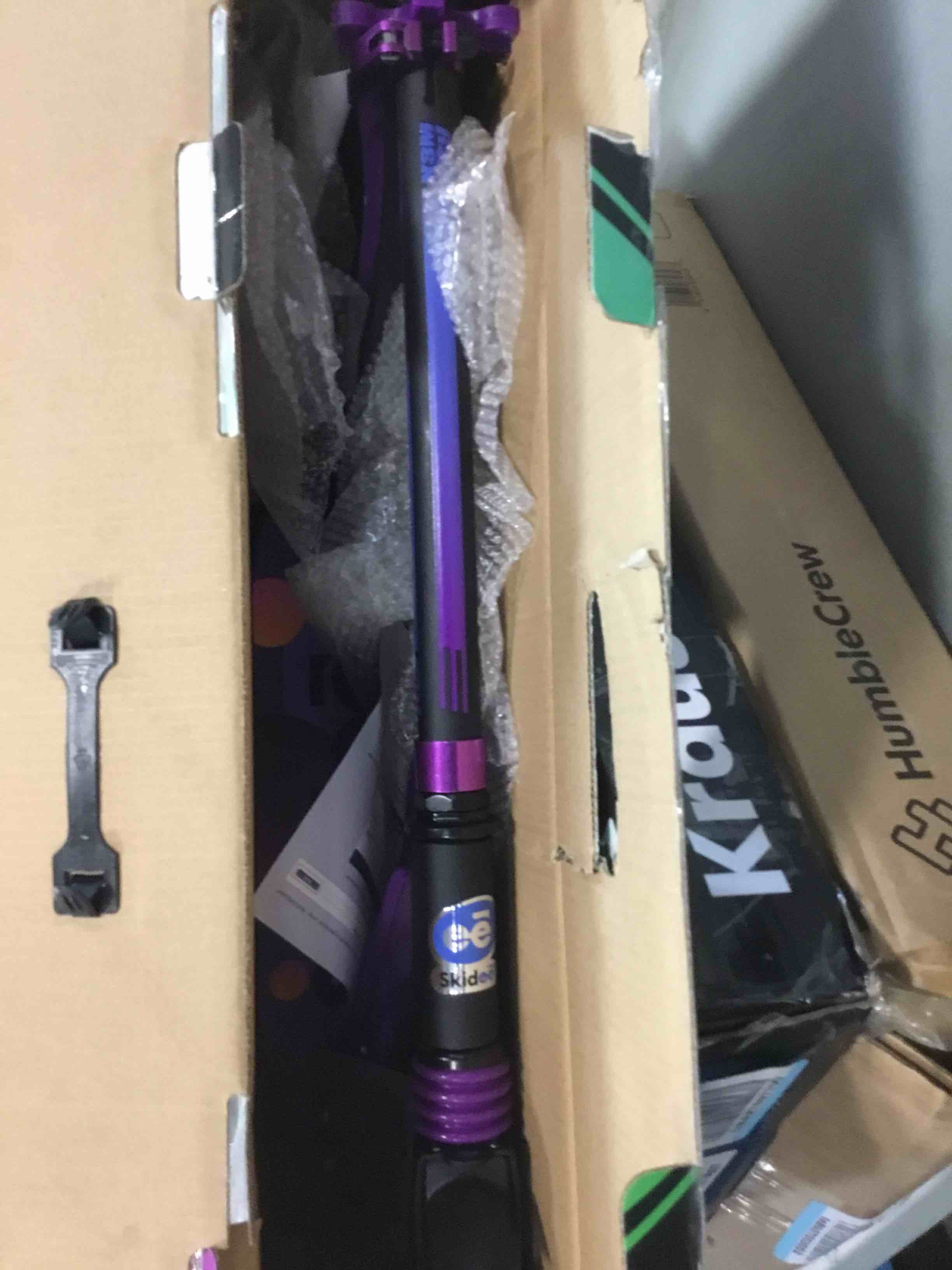 https://s3.amazonaws.com/lotting-images-prod/bidfta/RED5993128_1707311537471.jpeg