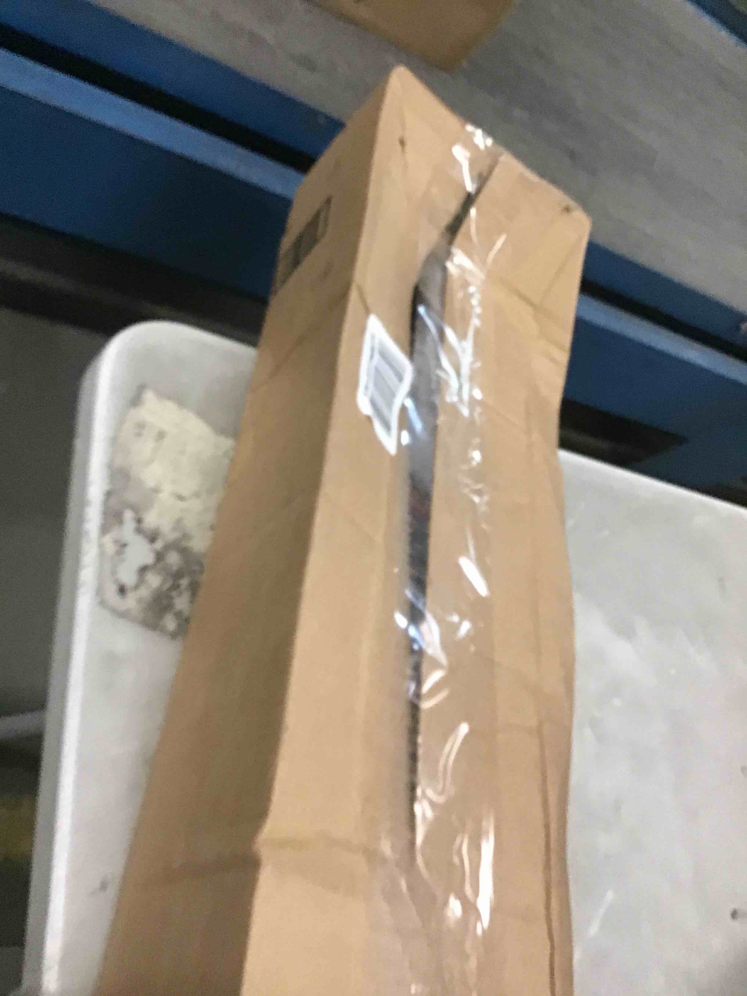 https://s3.amazonaws.com/lotting-images-prod/bidfta/RED5993316_1707480678597.jpeg