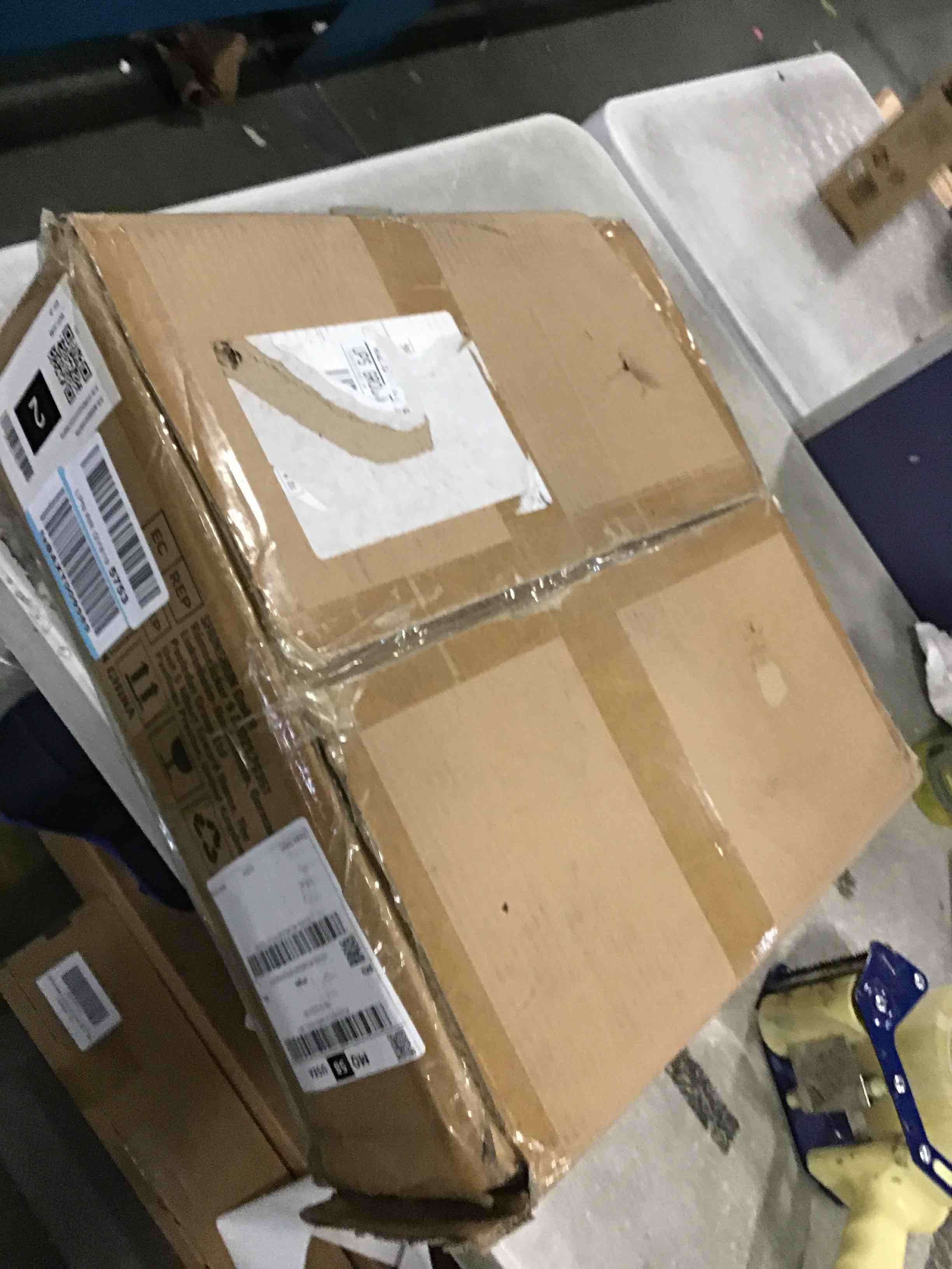 https://s3.amazonaws.com/lotting-images-prod/bidfta/RED5993694_1707506099923.jpeg