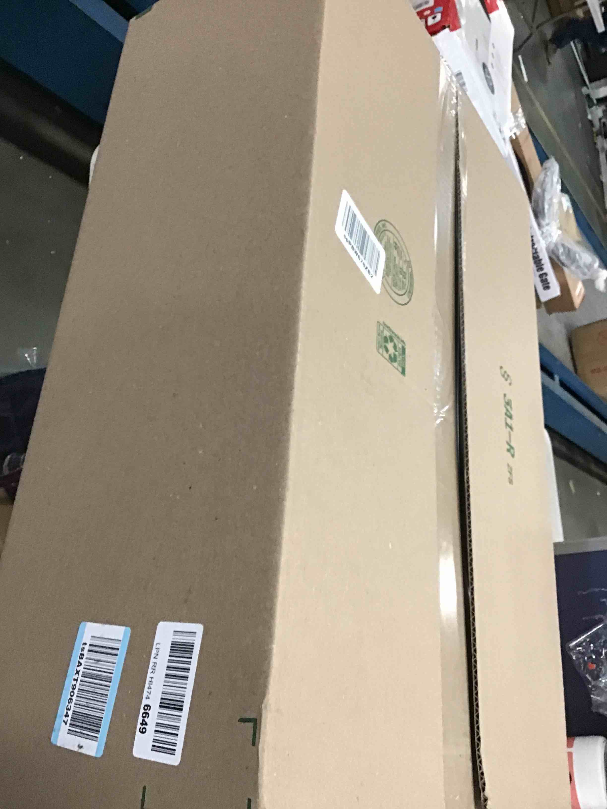 https://s3.amazonaws.com/lotting-images-prod/bidfta/RED5993998_1707578894073.jpeg