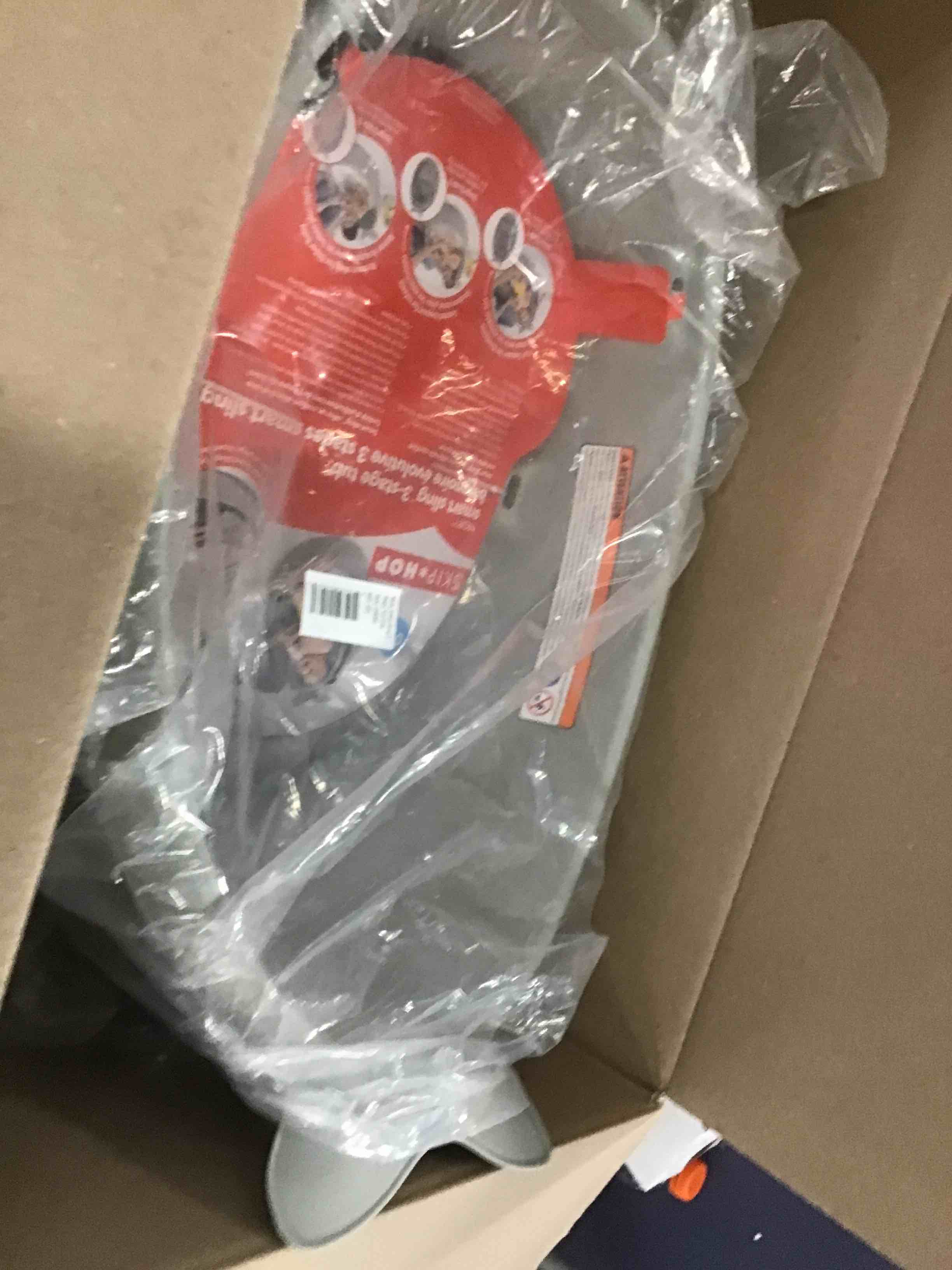 https://s3.amazonaws.com/lotting-images-prod/bidfta/RED5993998_1707578906774.jpeg