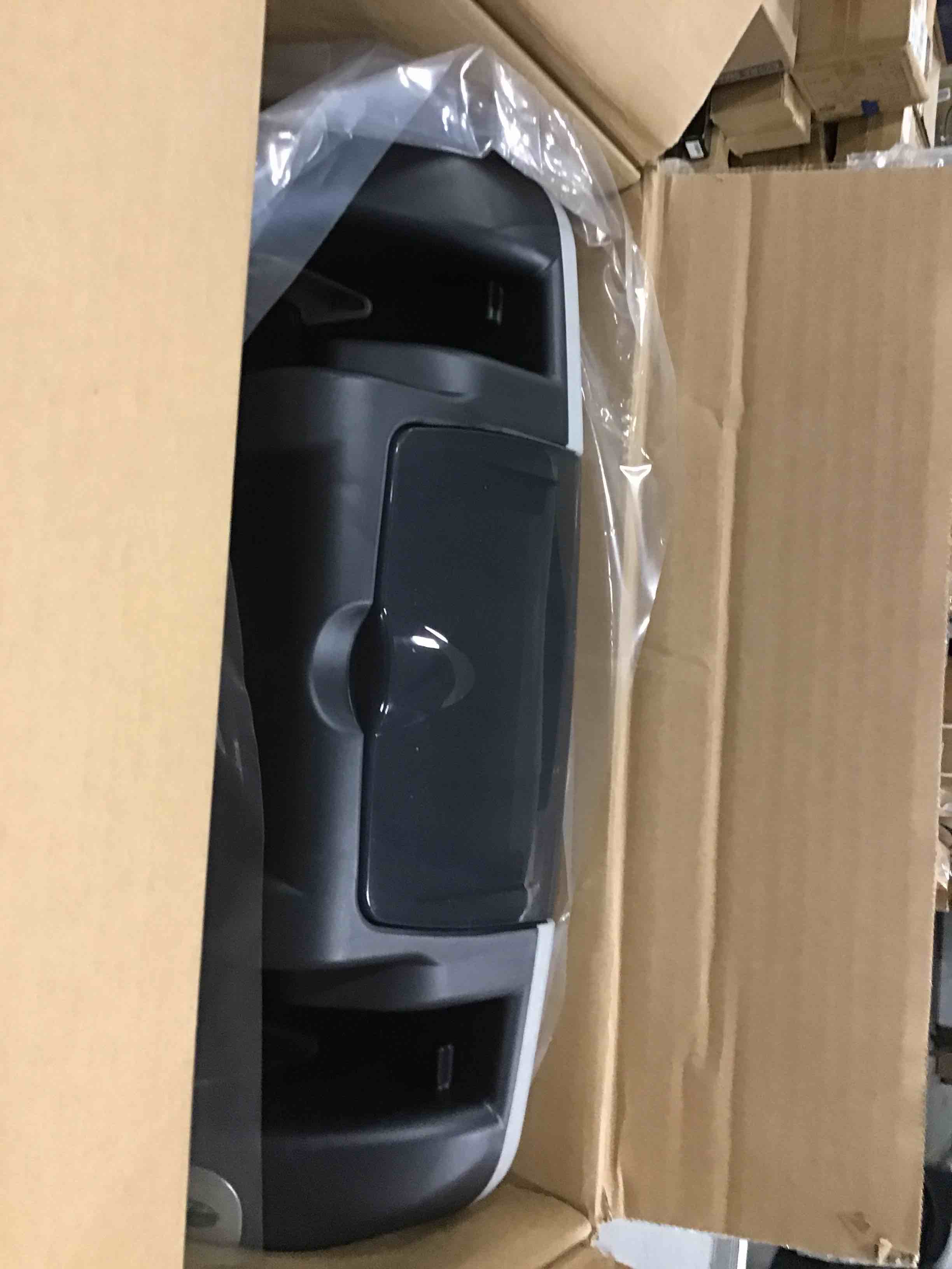 https://s3.amazonaws.com/lotting-images-prod/bidfta/RED5994182_1707742660902.jpeg