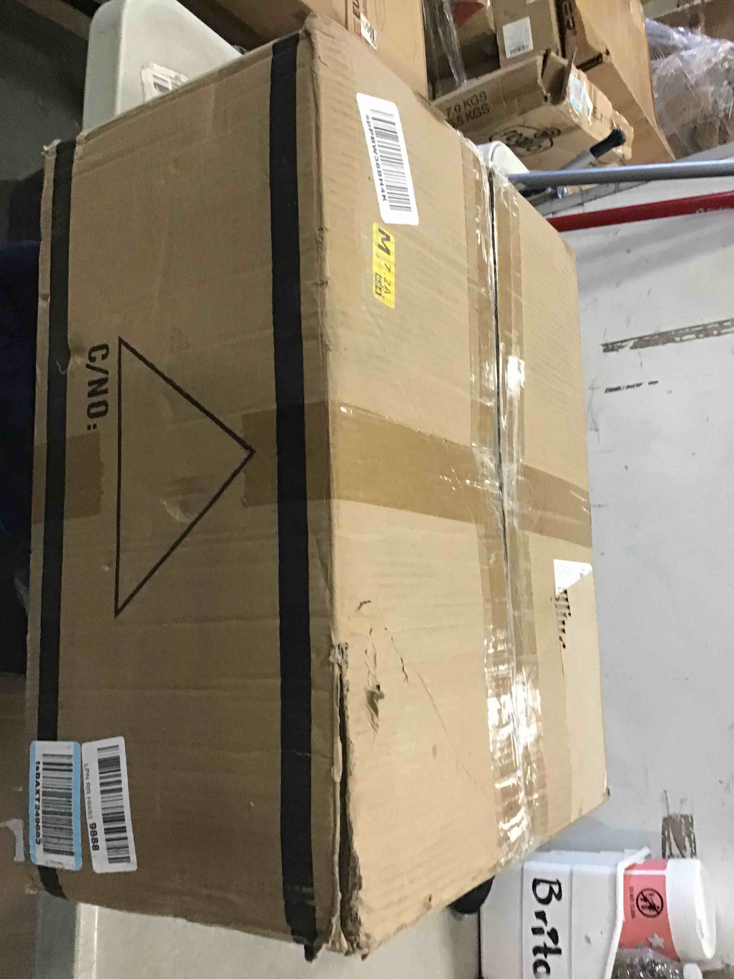 https://s3.amazonaws.com/lotting-images-prod/bidfta/RED5994309_1707753842764.jpeg